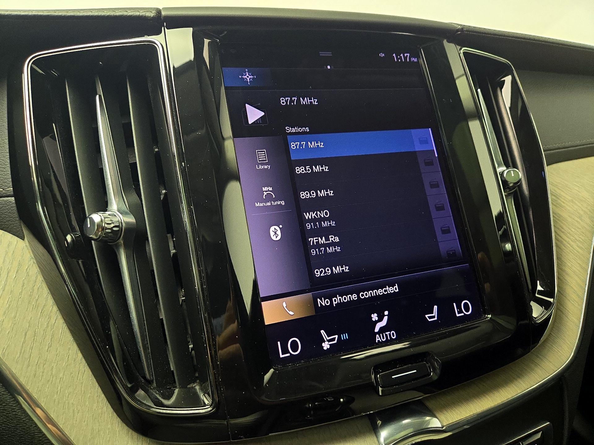 Thumbnail: 2021 Volvo XC60 - 16