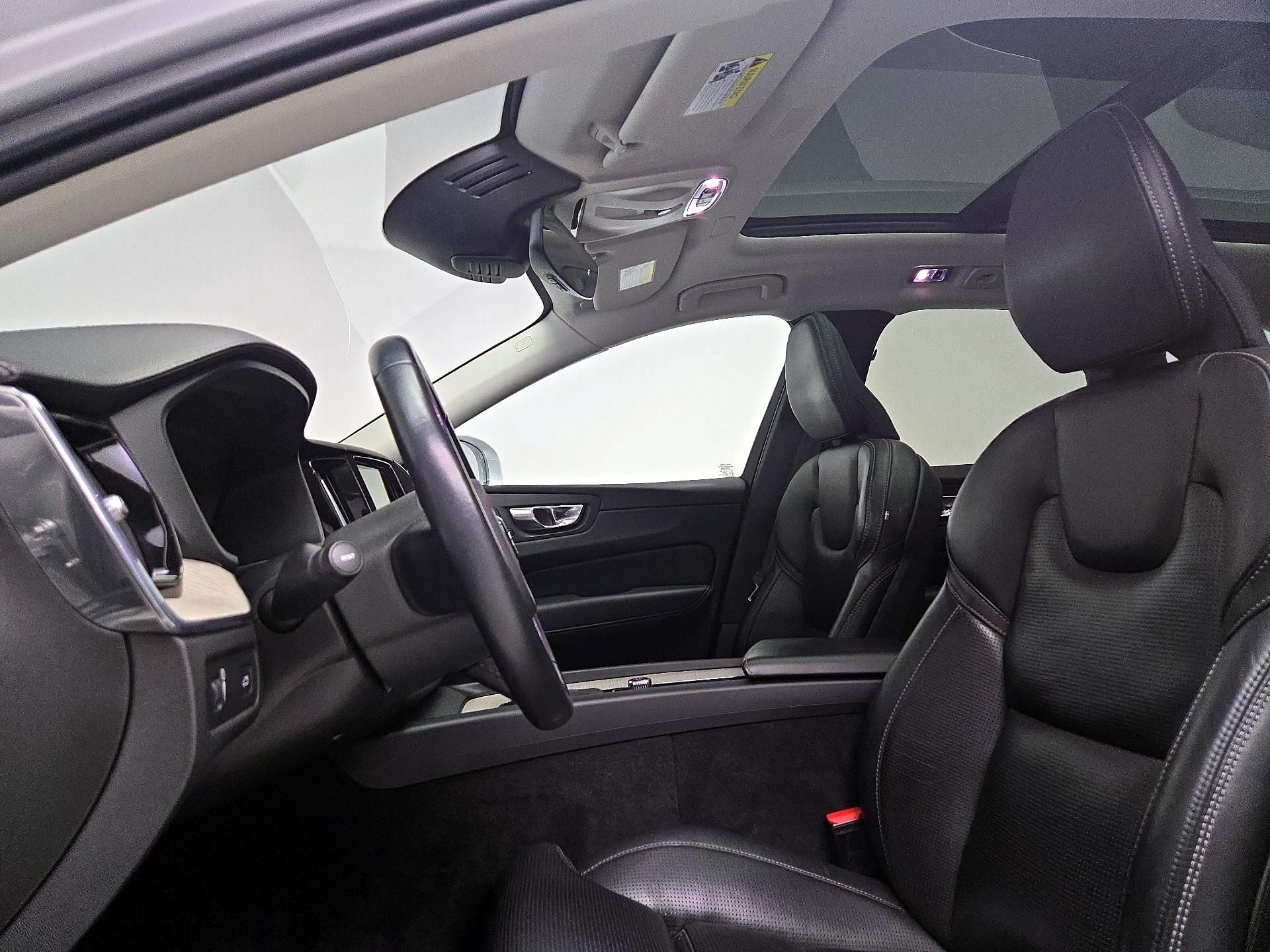 Thumbnail: 2021 Volvo XC60 - 20