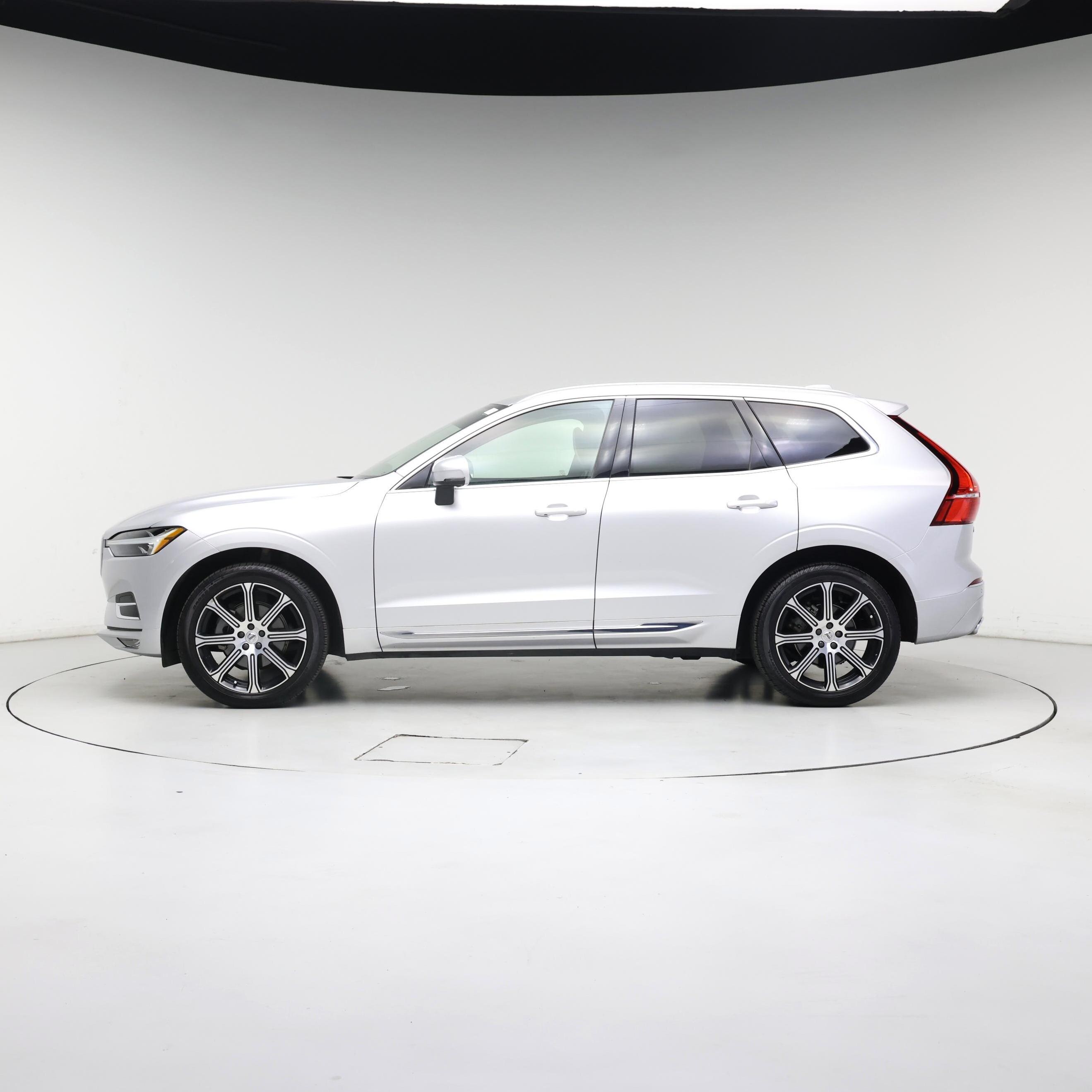 Thumbnail: 2021 Volvo XC60 - 3