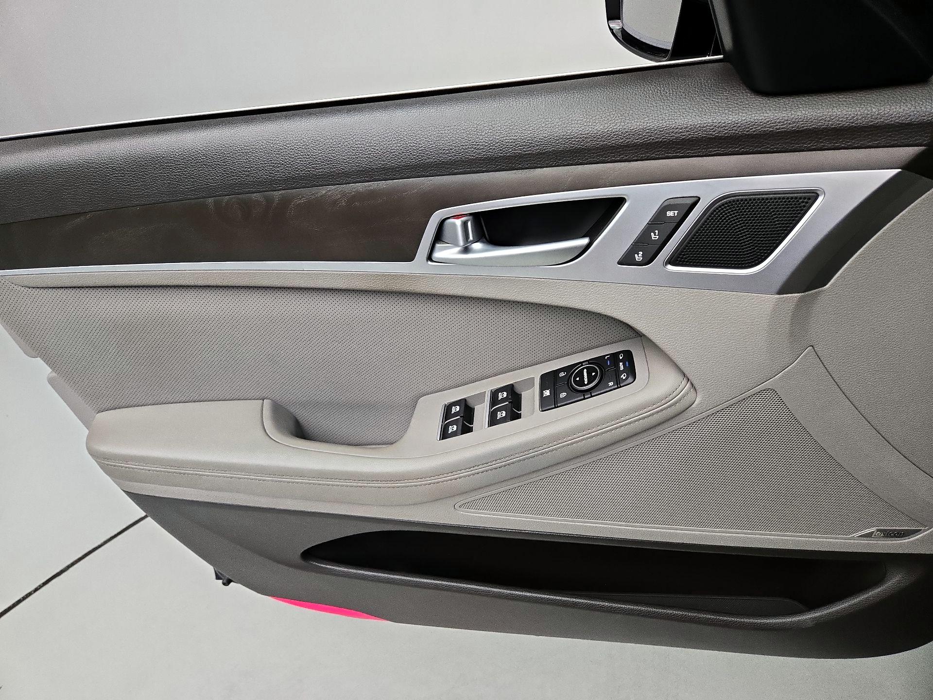 Thumbnail: 2016 Hyundai Genesis - 12