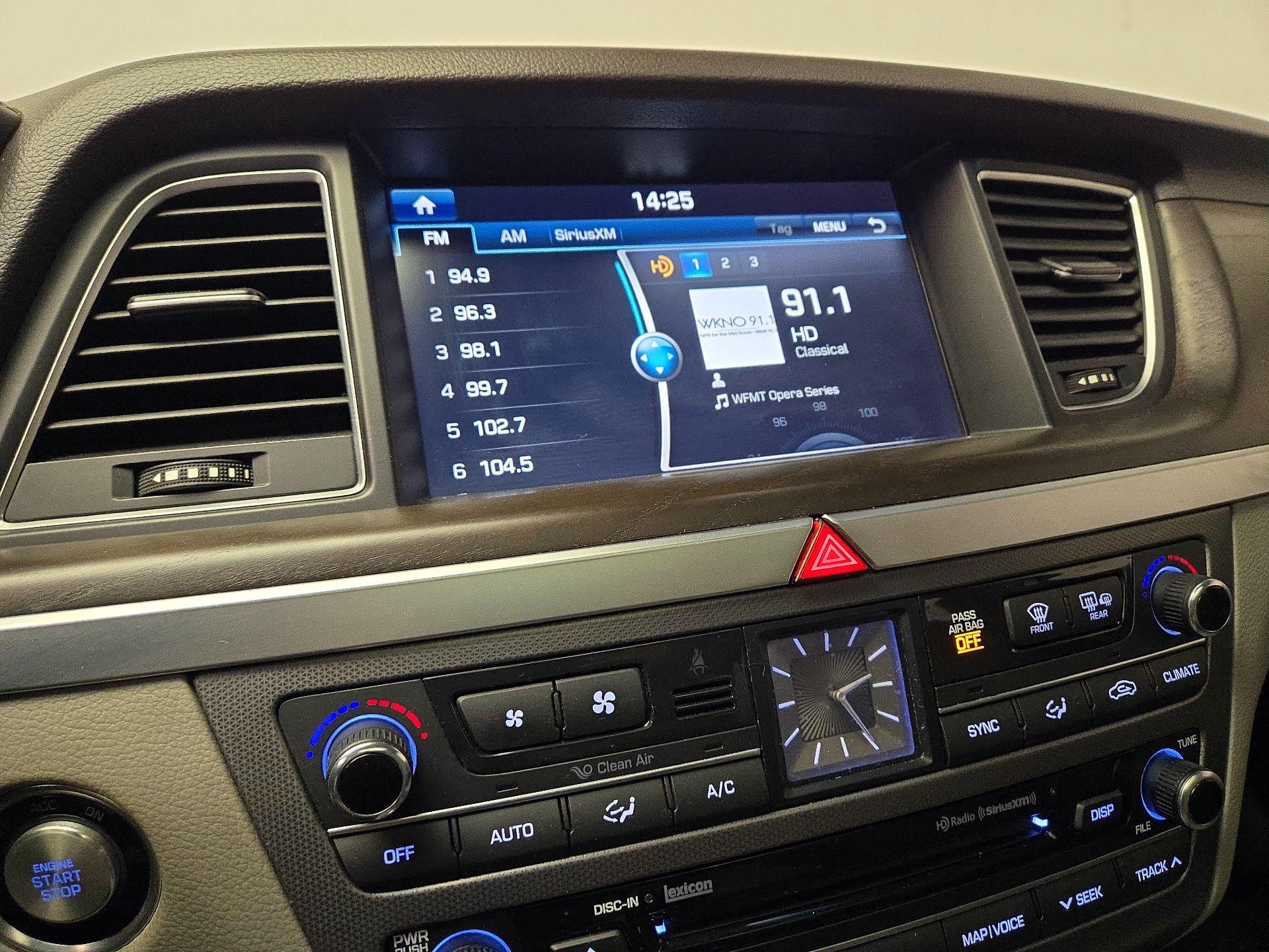 Thumbnail: 2016 Hyundai Genesis - 16