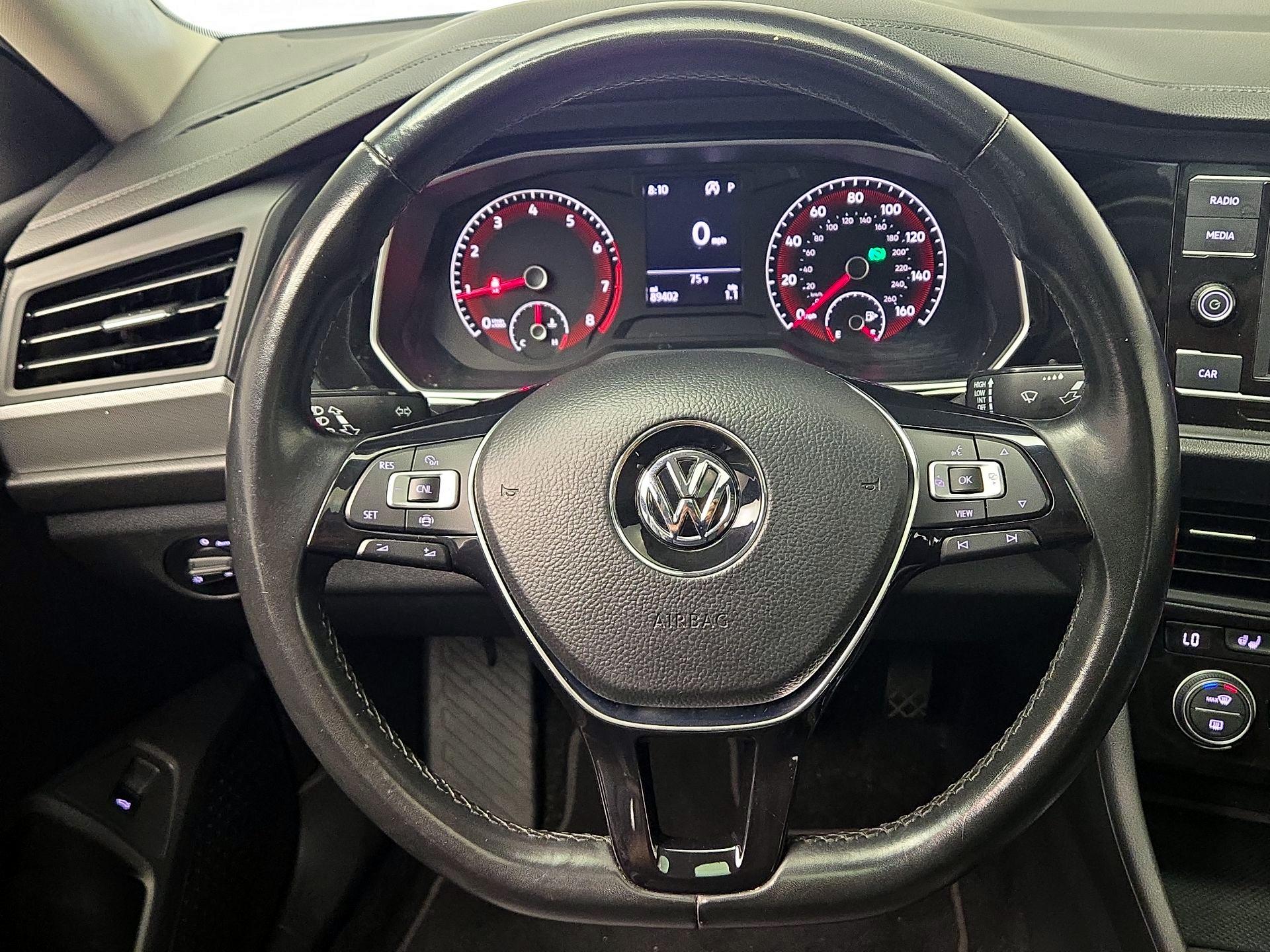 Thumbnail: 2019 Volkswagen Jetta - 10