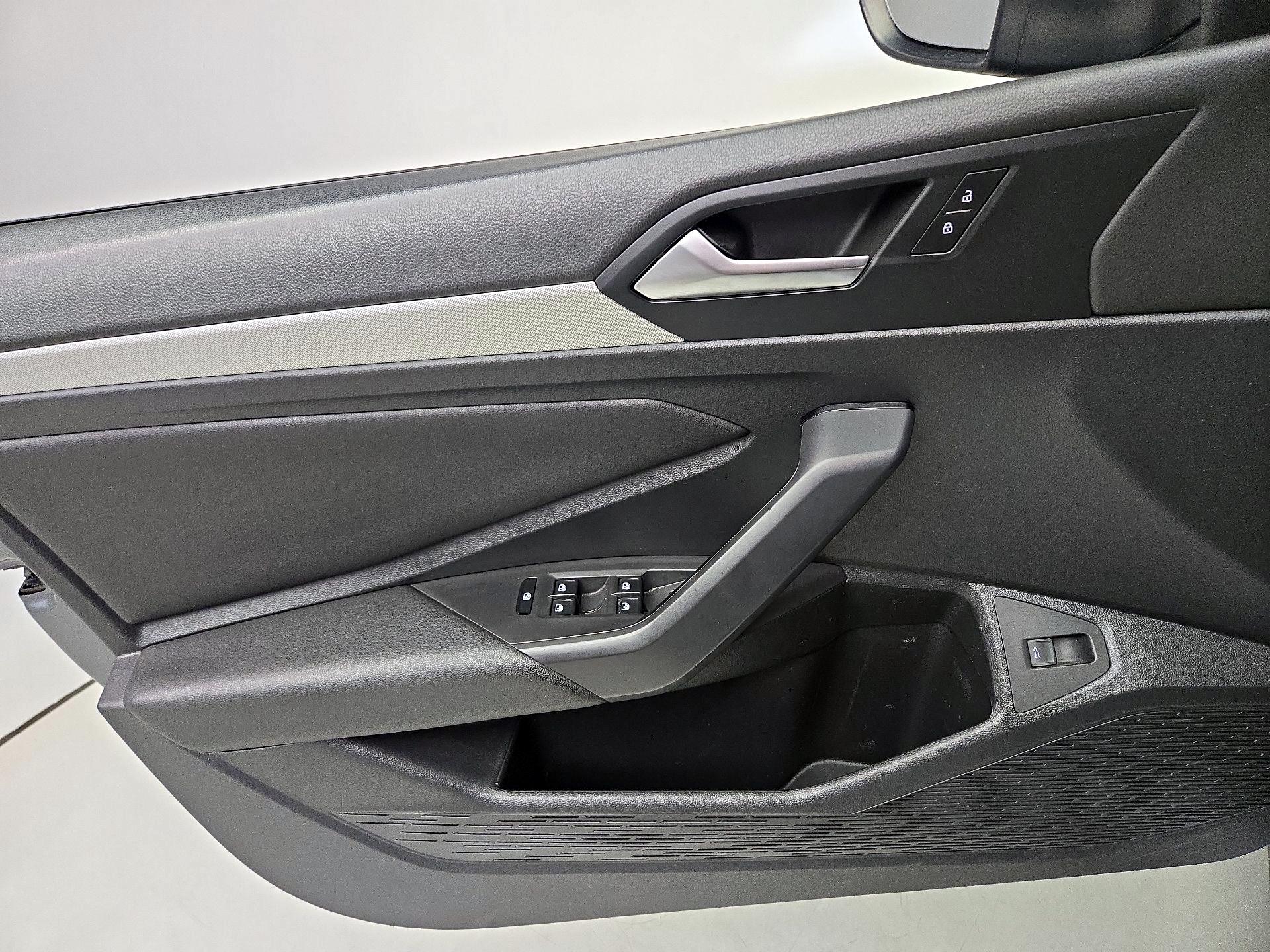 Thumbnail: 2019 Volkswagen Jetta - 12