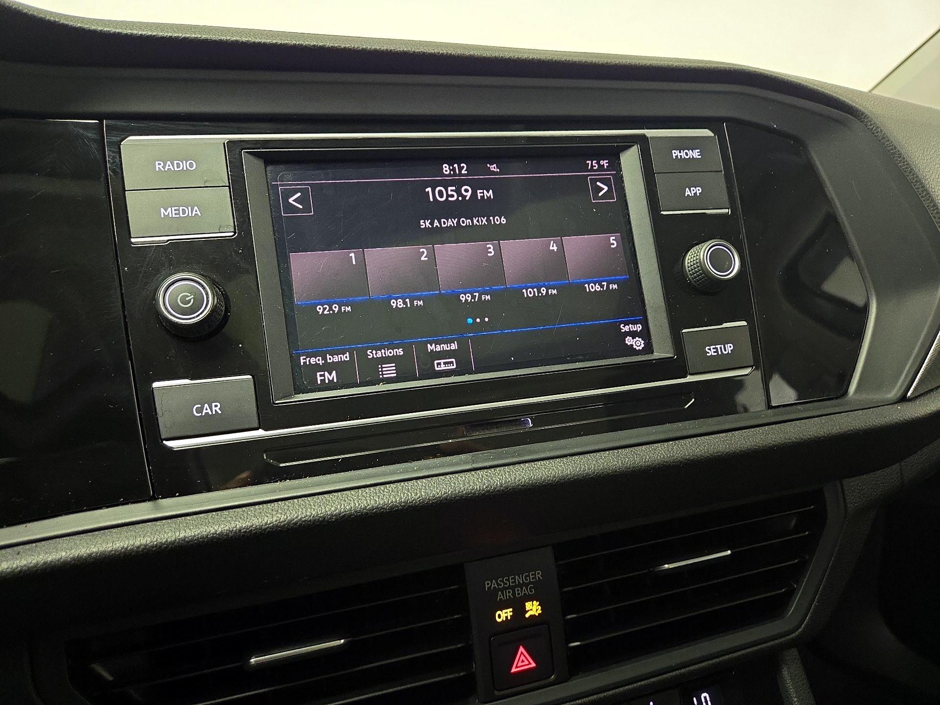 Thumbnail: 2019 Volkswagen Jetta - 15