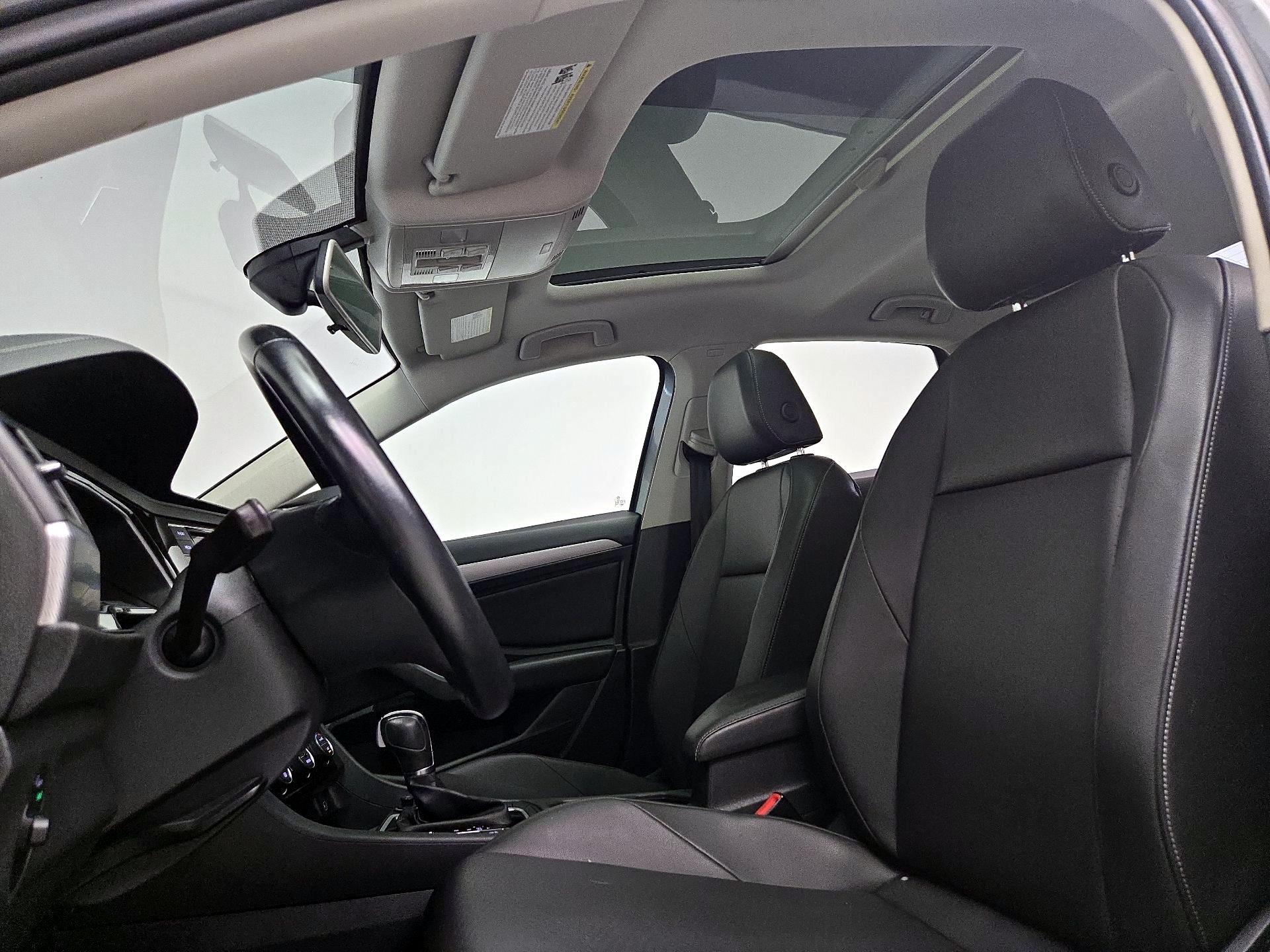 Thumbnail: 2019 Volkswagen Jetta - 18