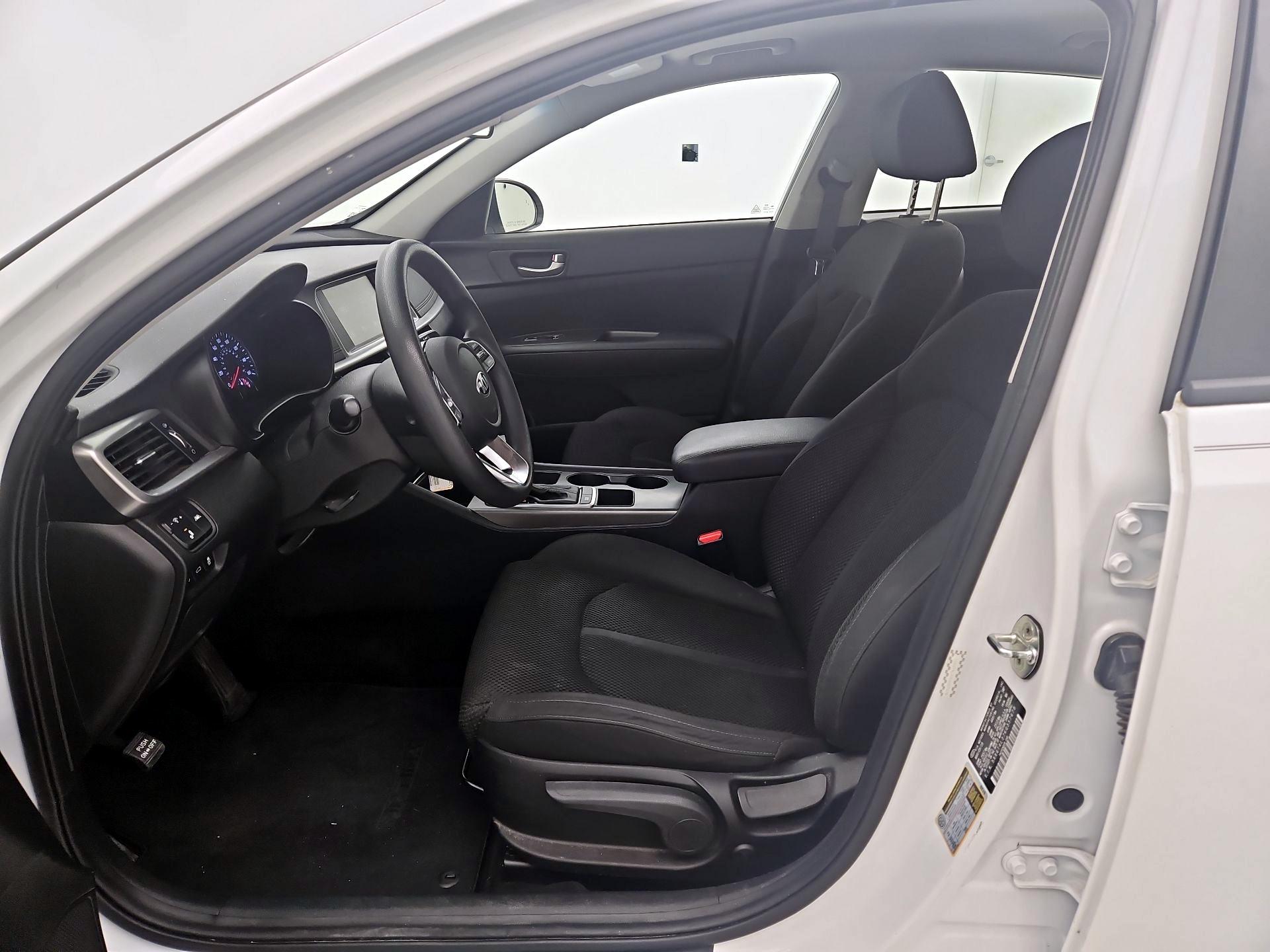 Thumbnail: 2019 Kia Optima - 11