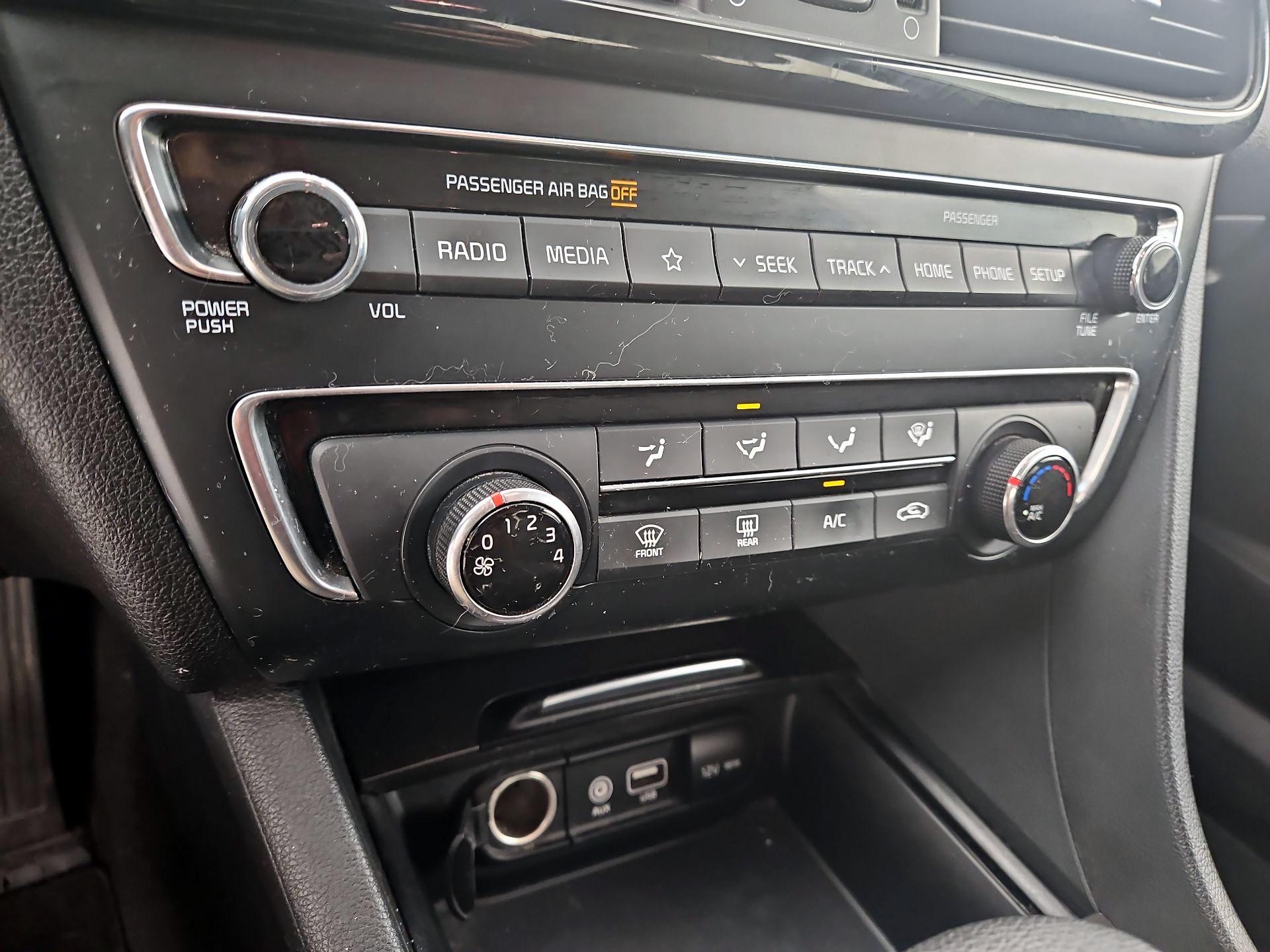 Thumbnail: 2019 Kia Optima - 16