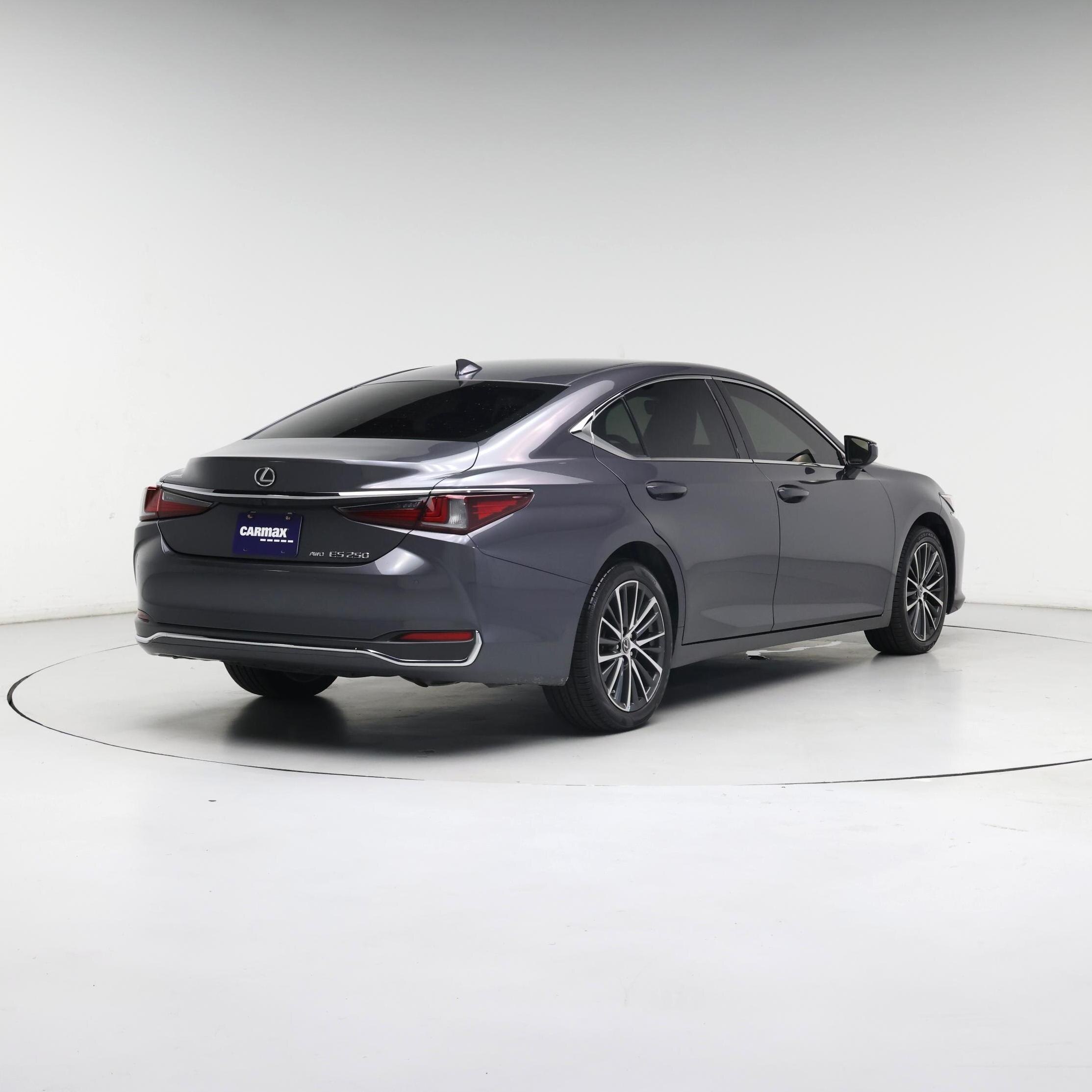 Thumbnail: 2024 Lexus ES - 8