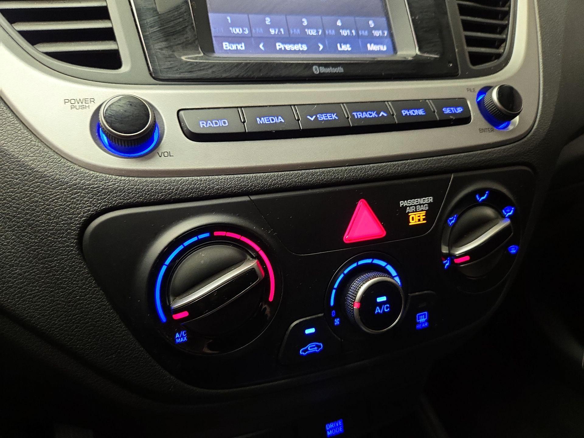 Thumbnail: 2022 Hyundai Accent - 16