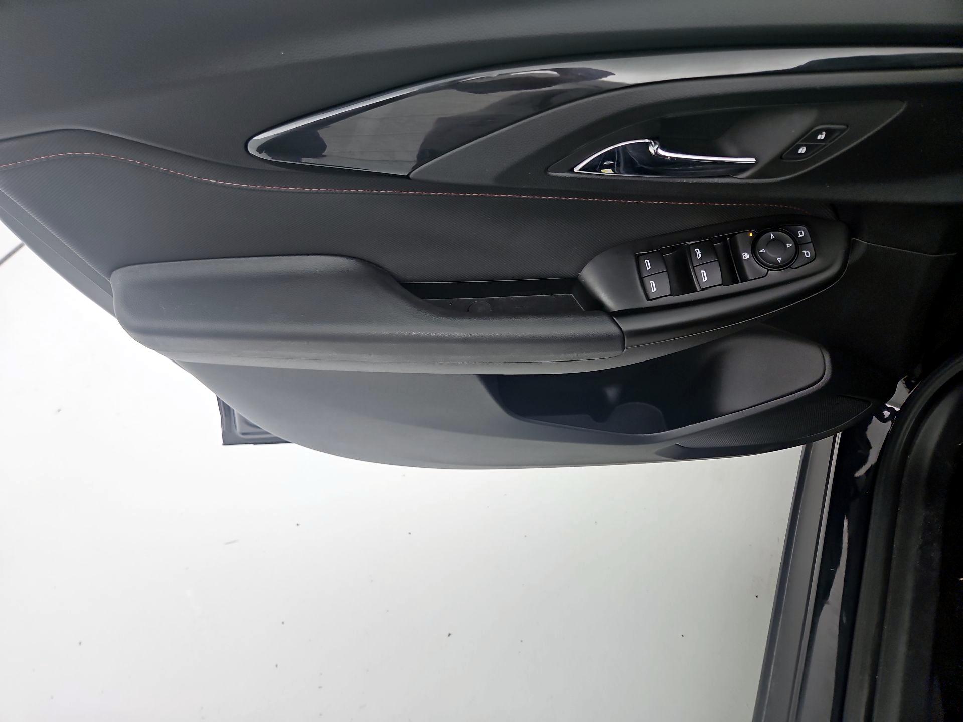 Thumbnail: 2022 Chevrolet TrailBlazer - 12