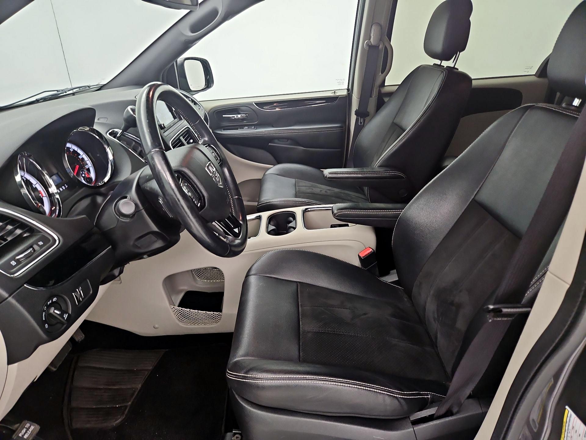 Thumbnail: 2019 Dodge Grand Caravan - 11
