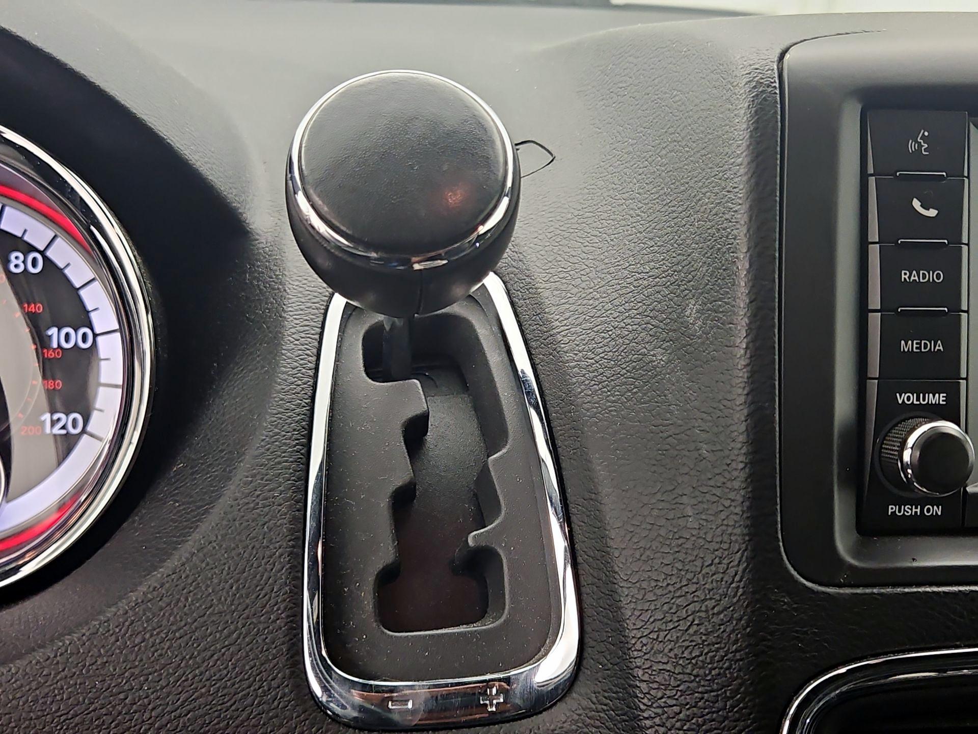 Thumbnail: 2019 Dodge Grand Caravan - 17