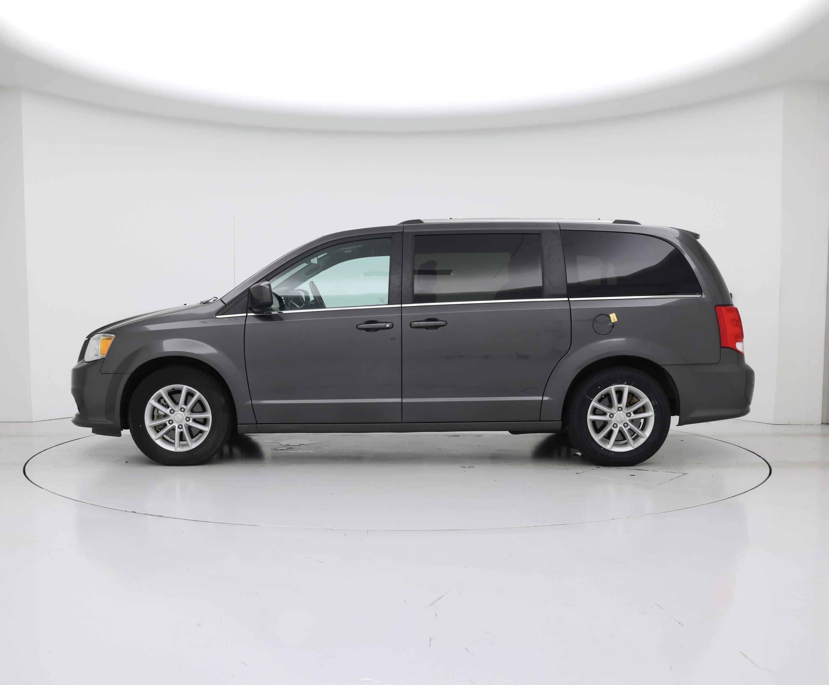 Thumbnail: 2019 Dodge Grand Caravan - 3