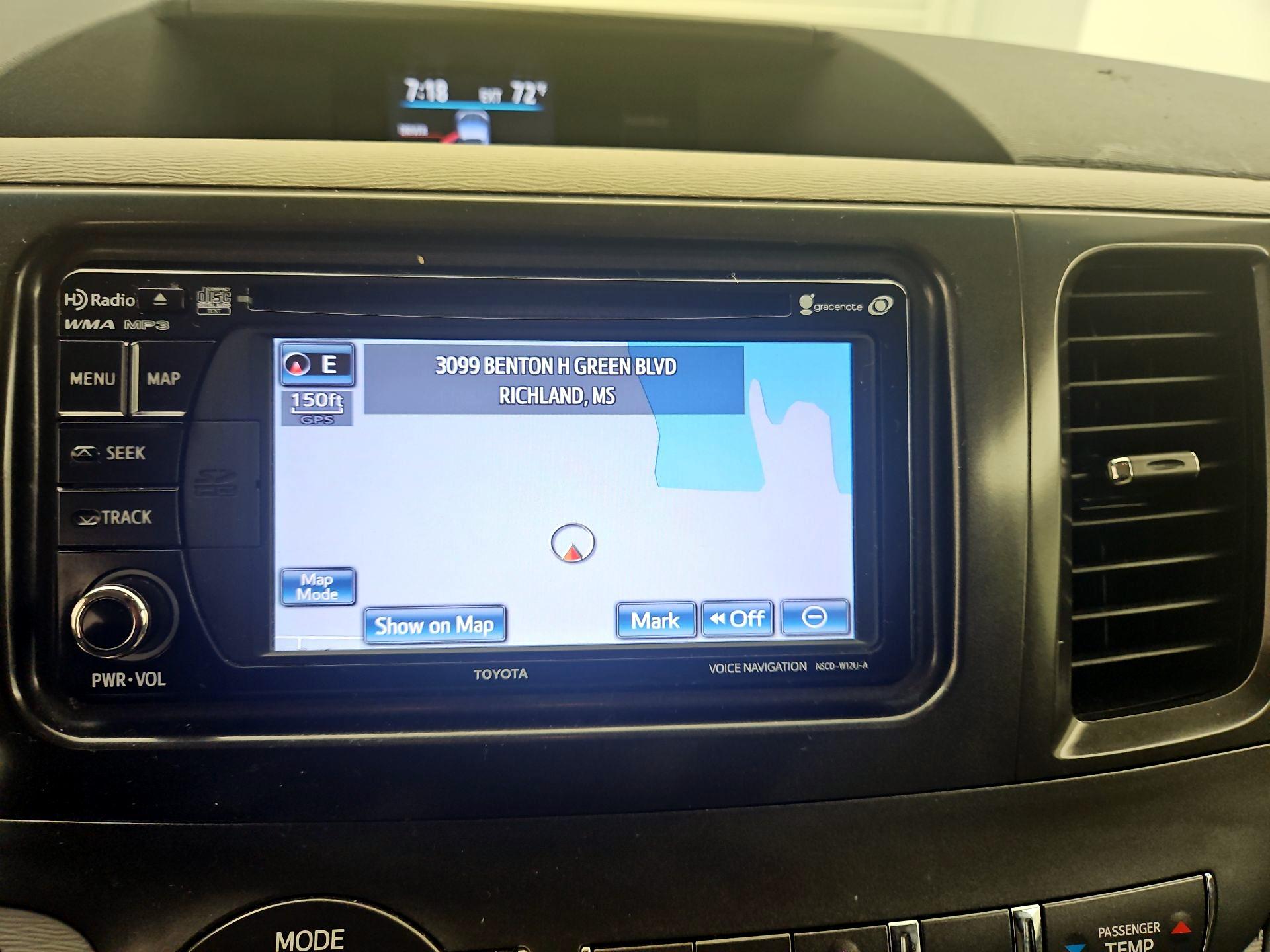 Thumbnail: 2014 Toyota Sienna - 14