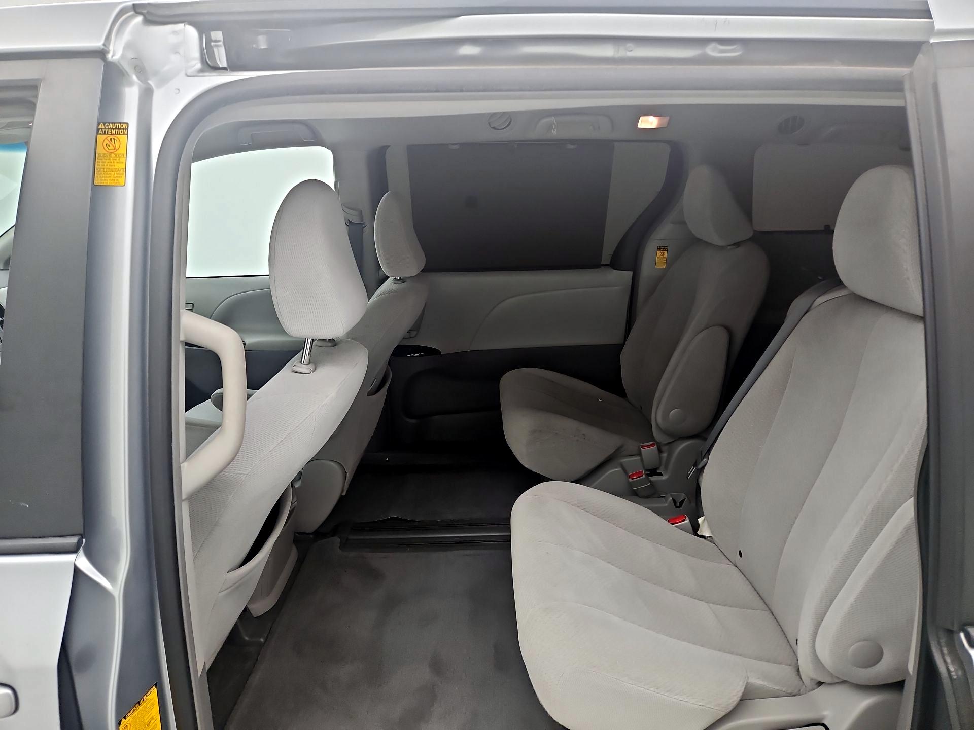 Thumbnail: 2014 Toyota Sienna - 20