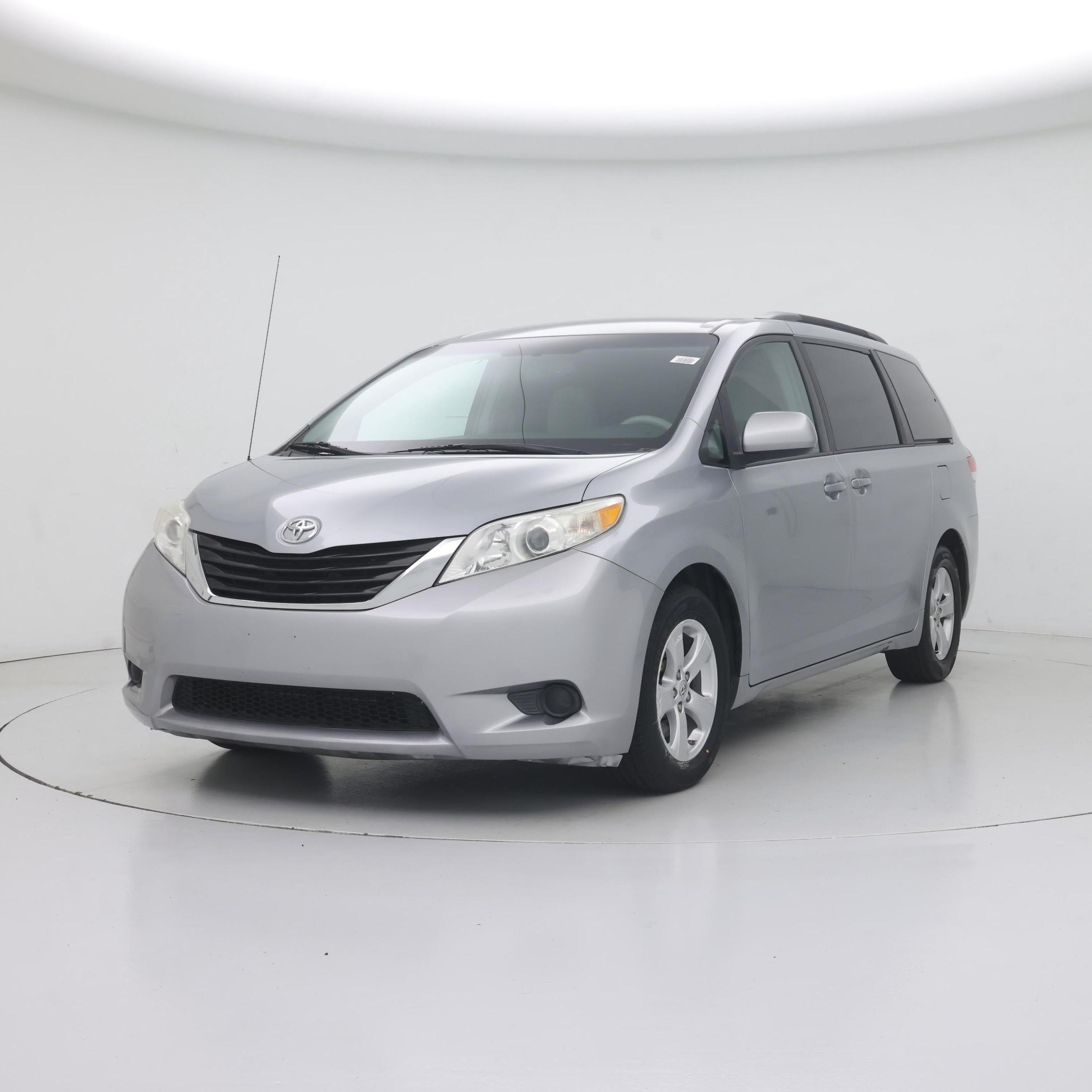 Thumbnail: 2014 Toyota Sienna - 4