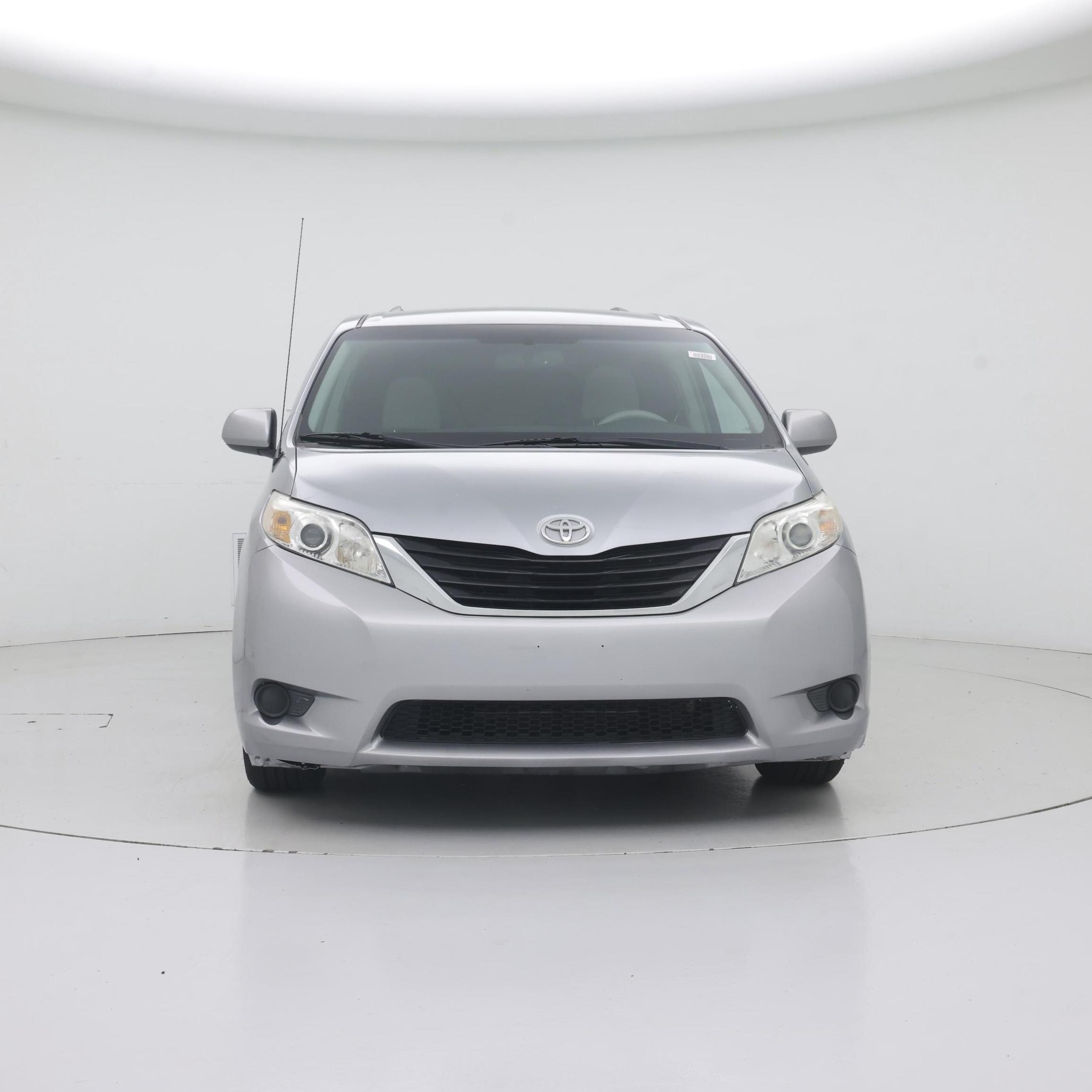 Thumbnail: 2014 Toyota Sienna - 5
