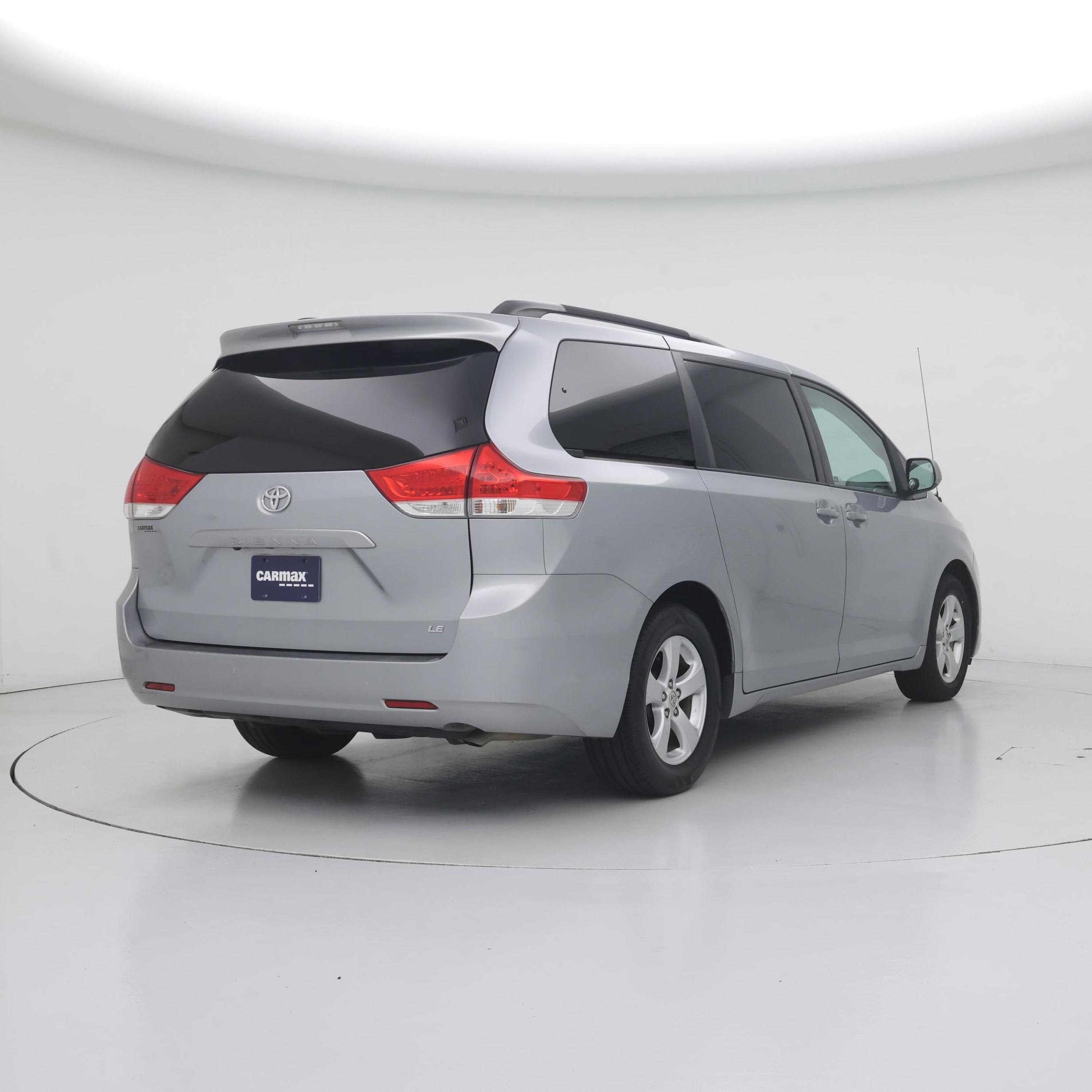 Thumbnail: 2014 Toyota Sienna - 8