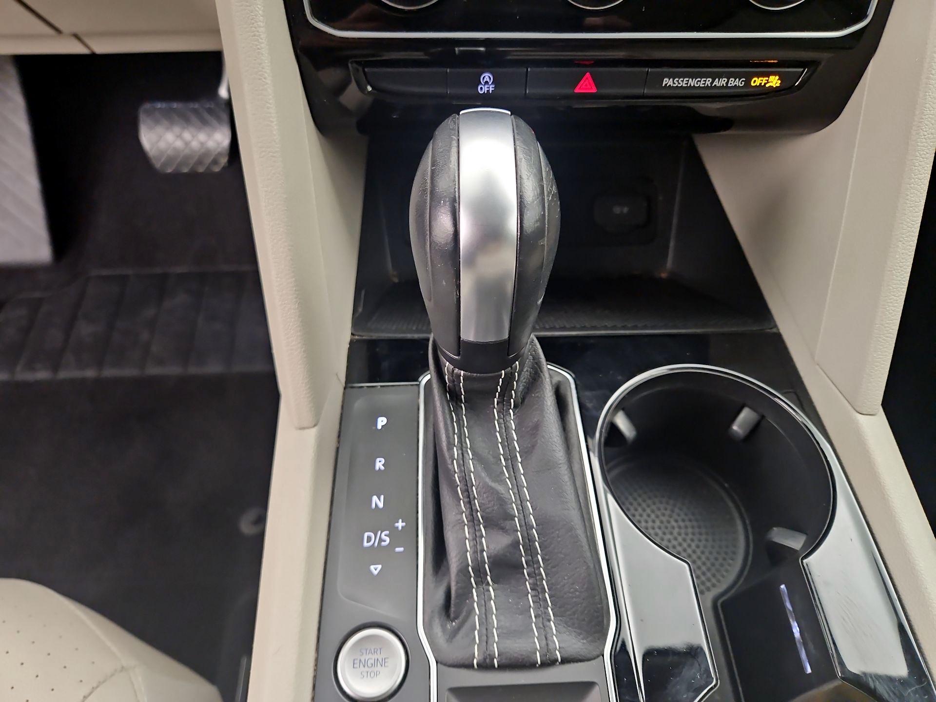 Thumbnail: 2021 Volkswagen Atlas - 17