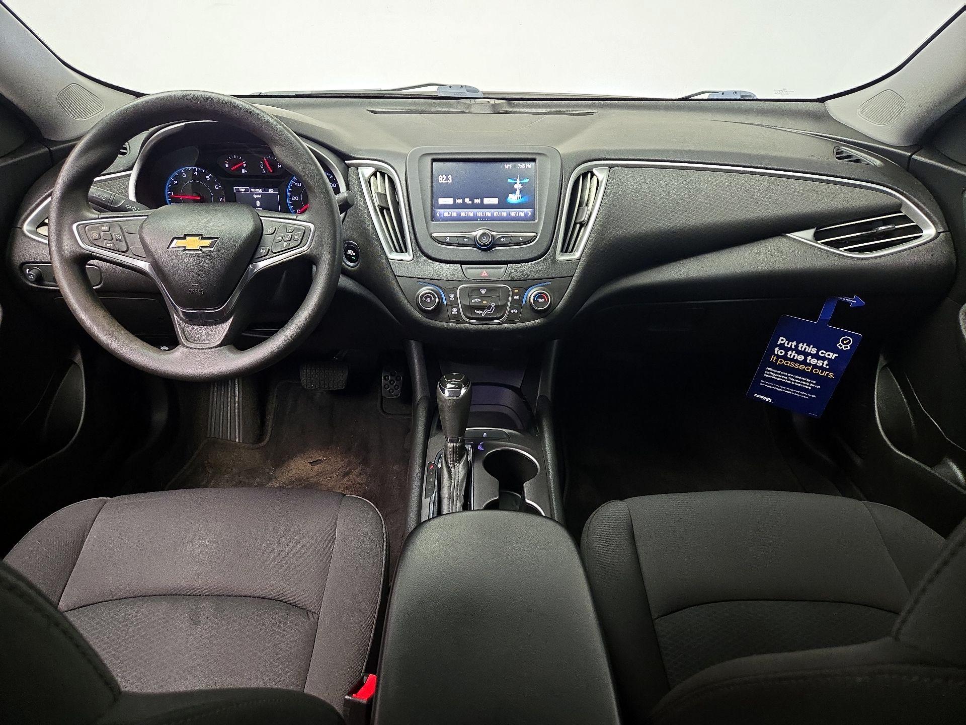 Thumbnail: 2017 Chevrolet Malibu - 9