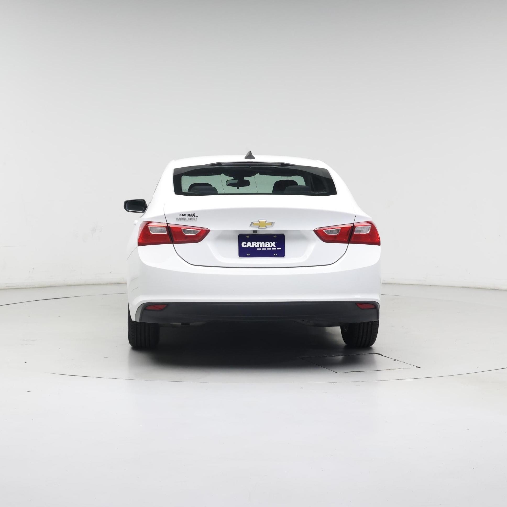Thumbnail: 2017 Chevrolet Malibu - 6