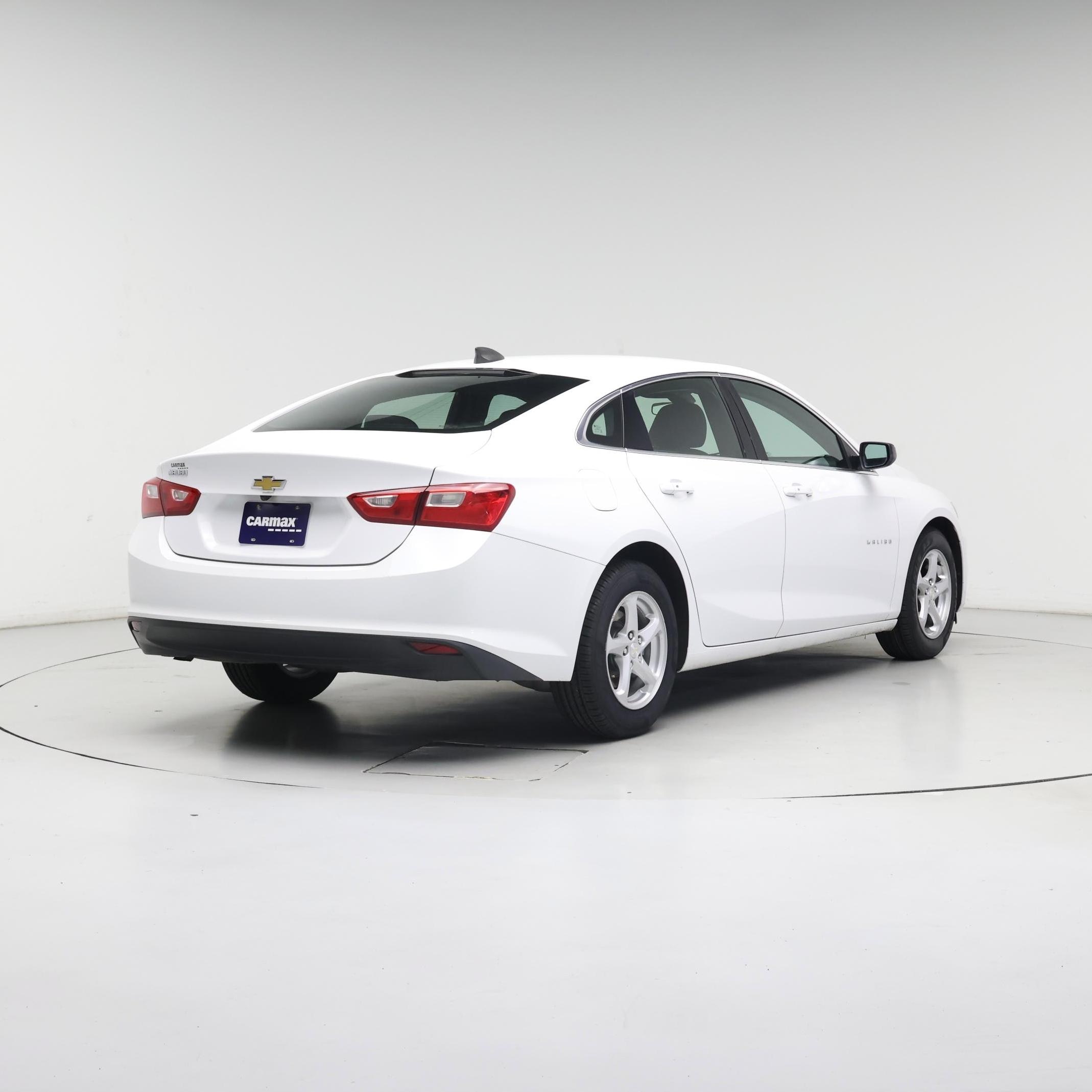 Thumbnail: 2017 Chevrolet Malibu - 8
