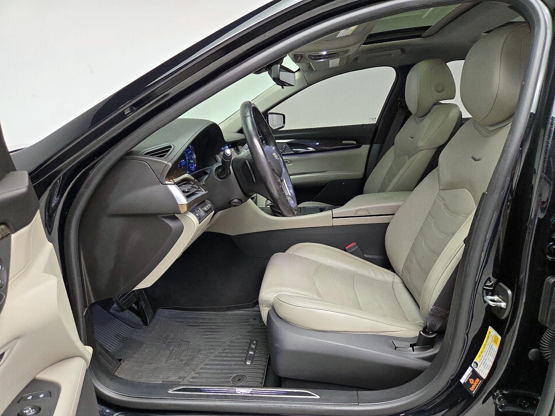 Thumbnail: 2016 Cadillac CT6 - 11