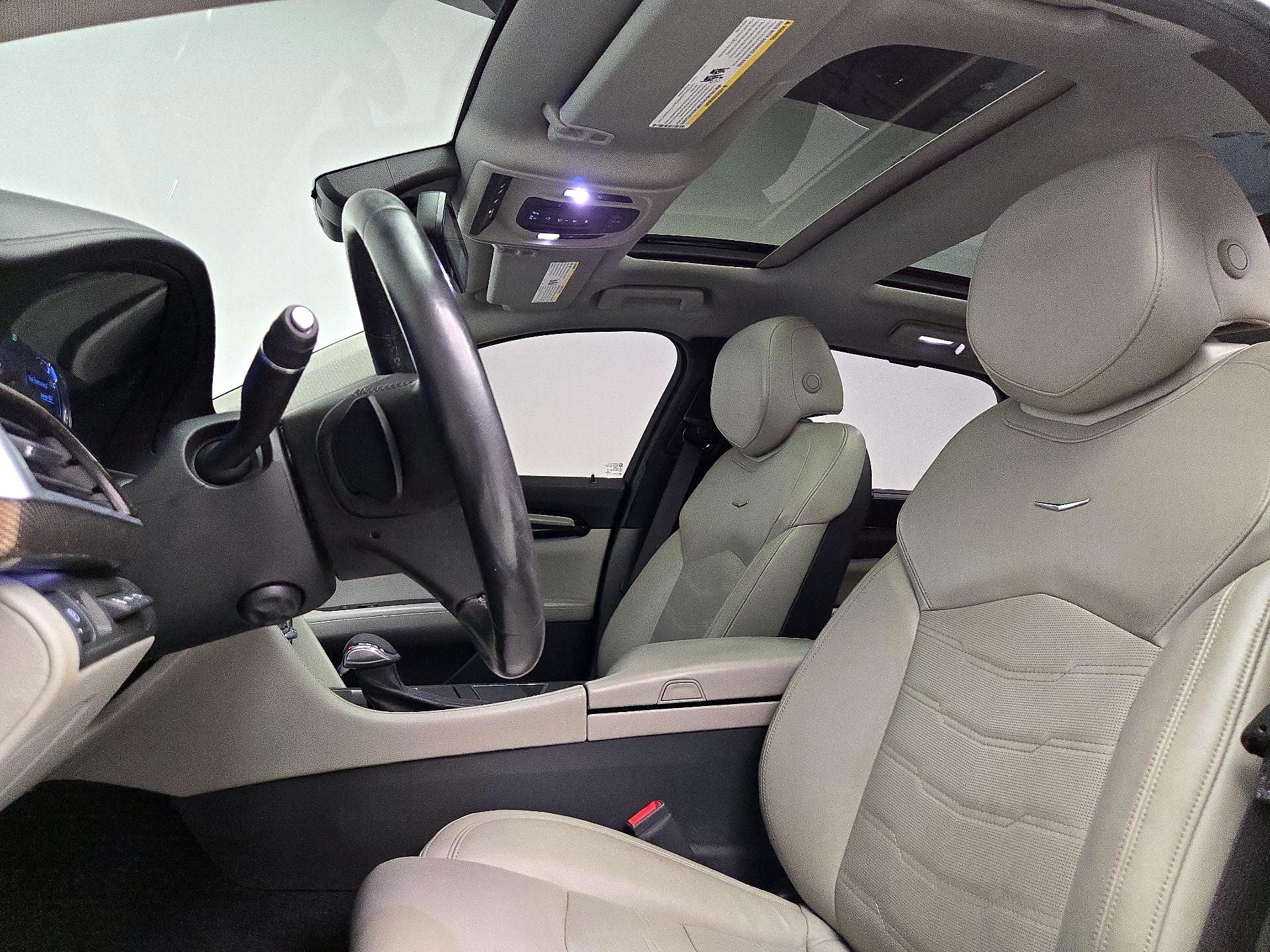 Thumbnail: 2016 Cadillac CT6 - 20
