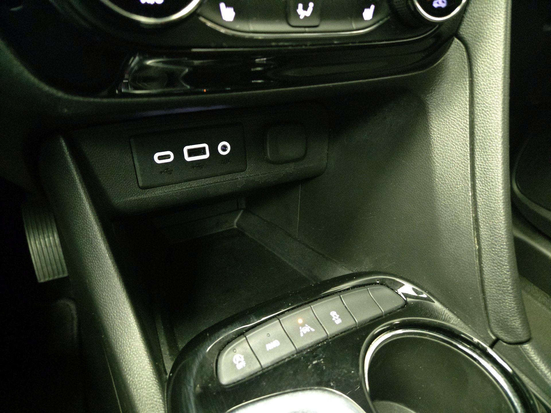 Thumbnail: 2021 Buick Encore GX - 18