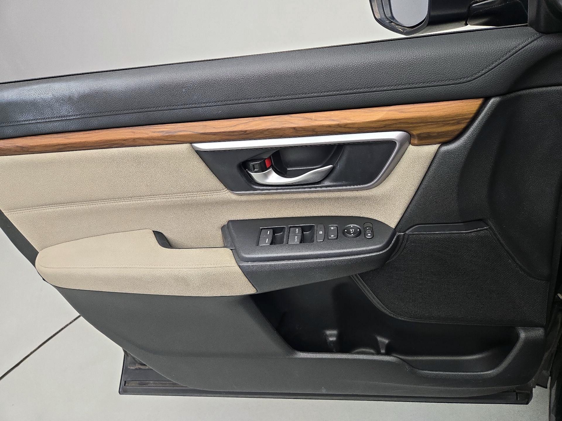 Thumbnail: 2017 Honda CR-V - 12