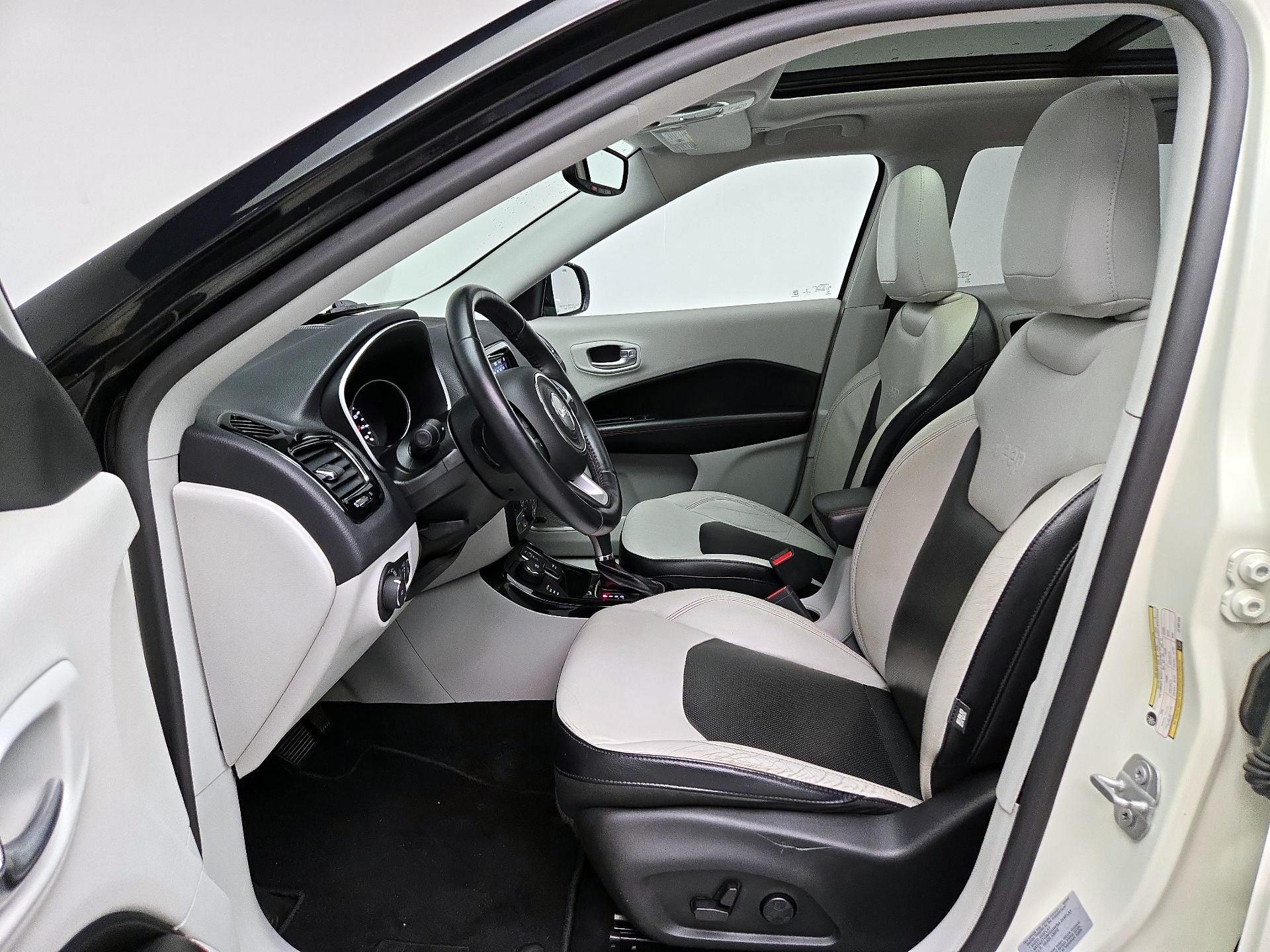 Thumbnail: 2018 Jeep Compass - 11