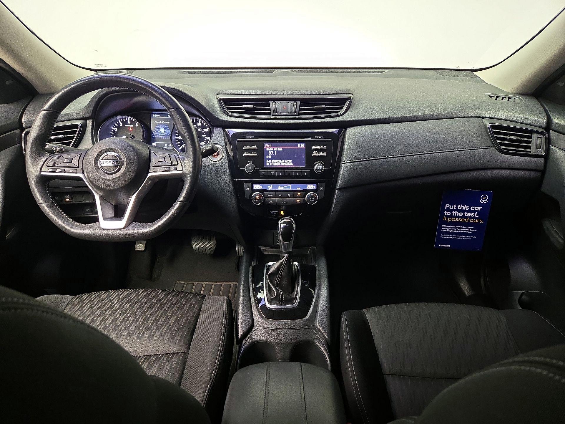 Thumbnail: 2017 Nissan Rogue - 9