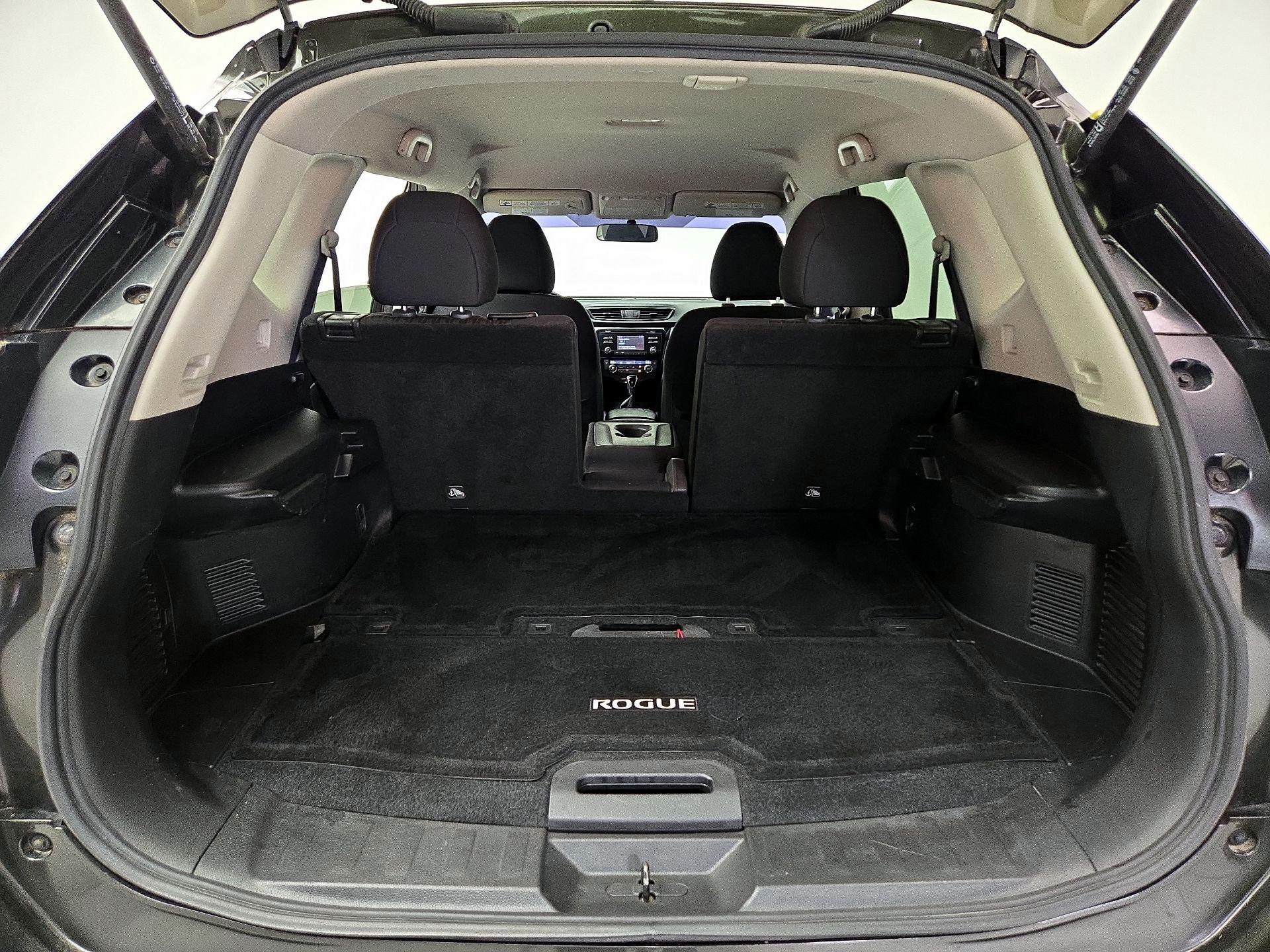 Thumbnail: 2017 Nissan Rogue - 20
