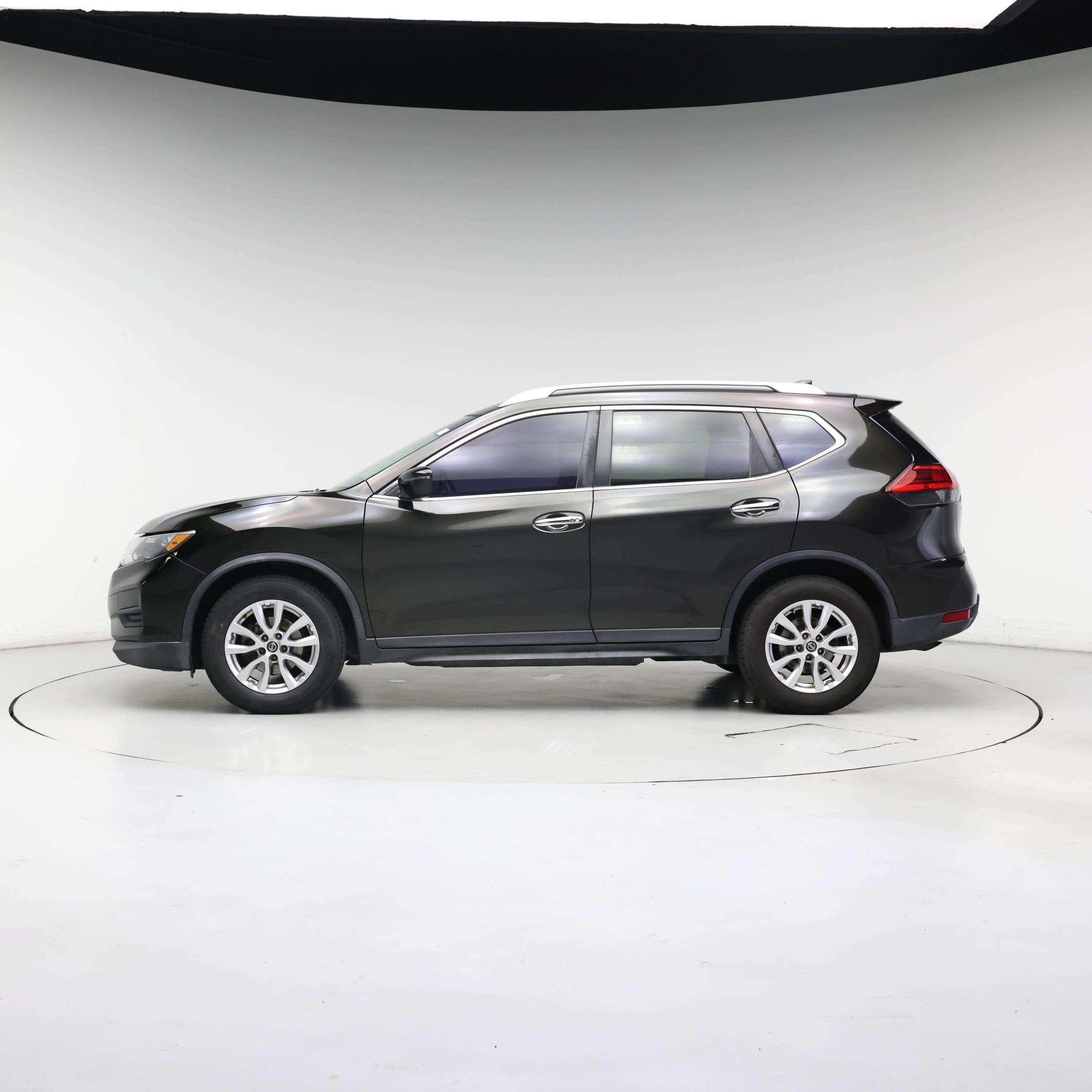 Thumbnail: 2017 Nissan Rogue - 3