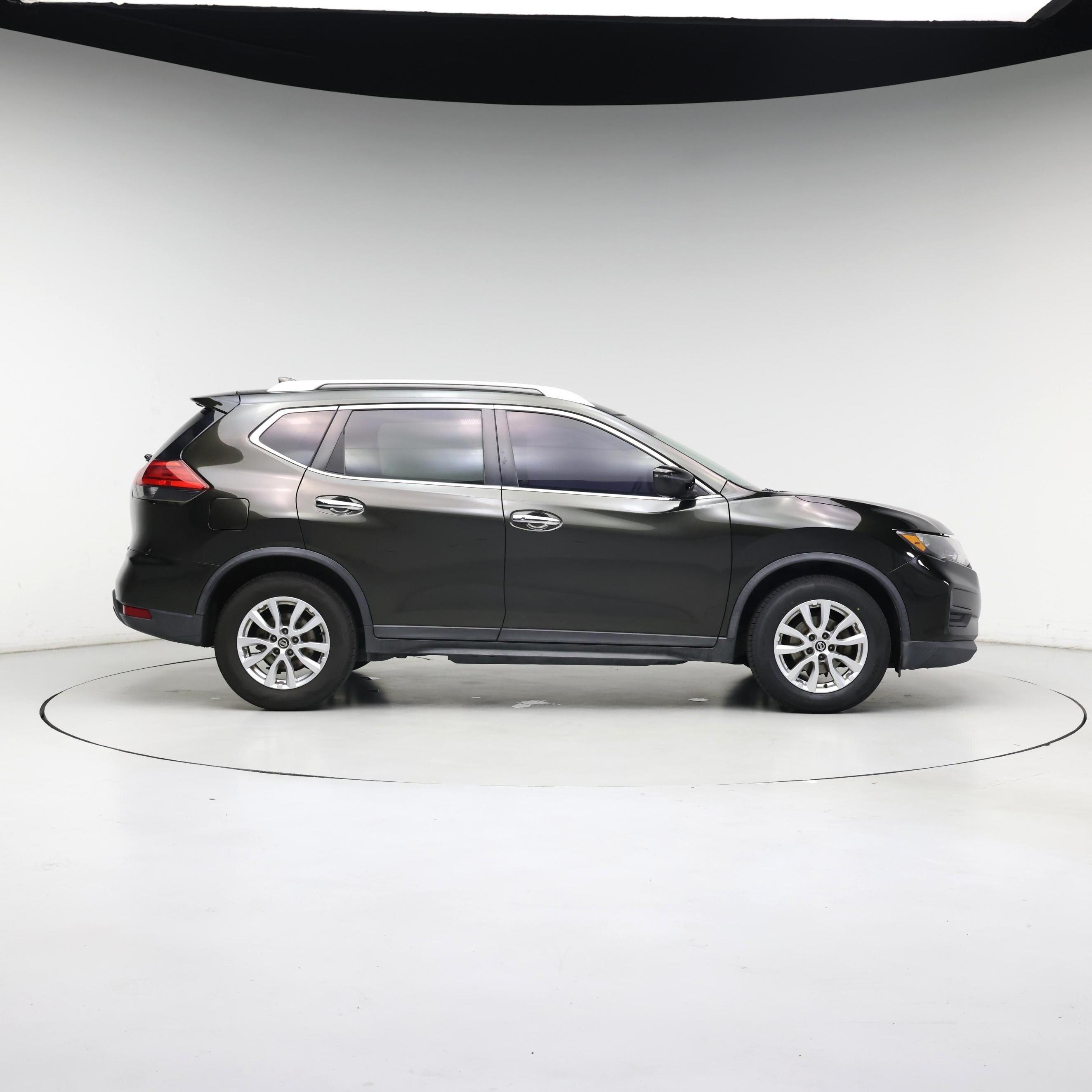 Thumbnail: 2017 Nissan Rogue - 7