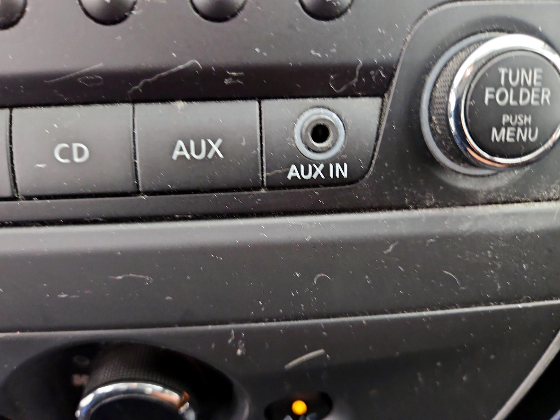 Thumbnail: 2015 Nissan Versa Note - 17