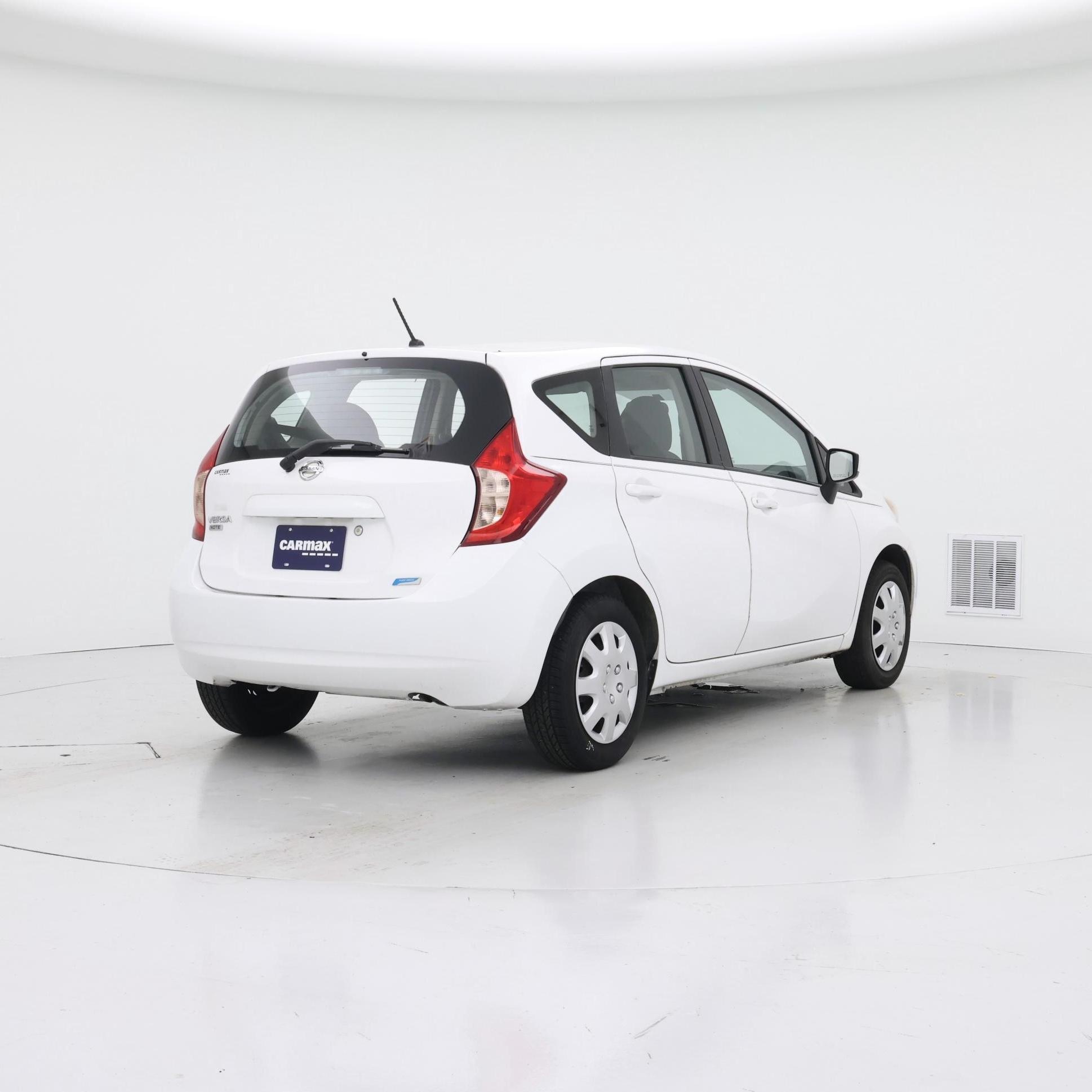 Thumbnail: 2015 Nissan Versa Note - 8