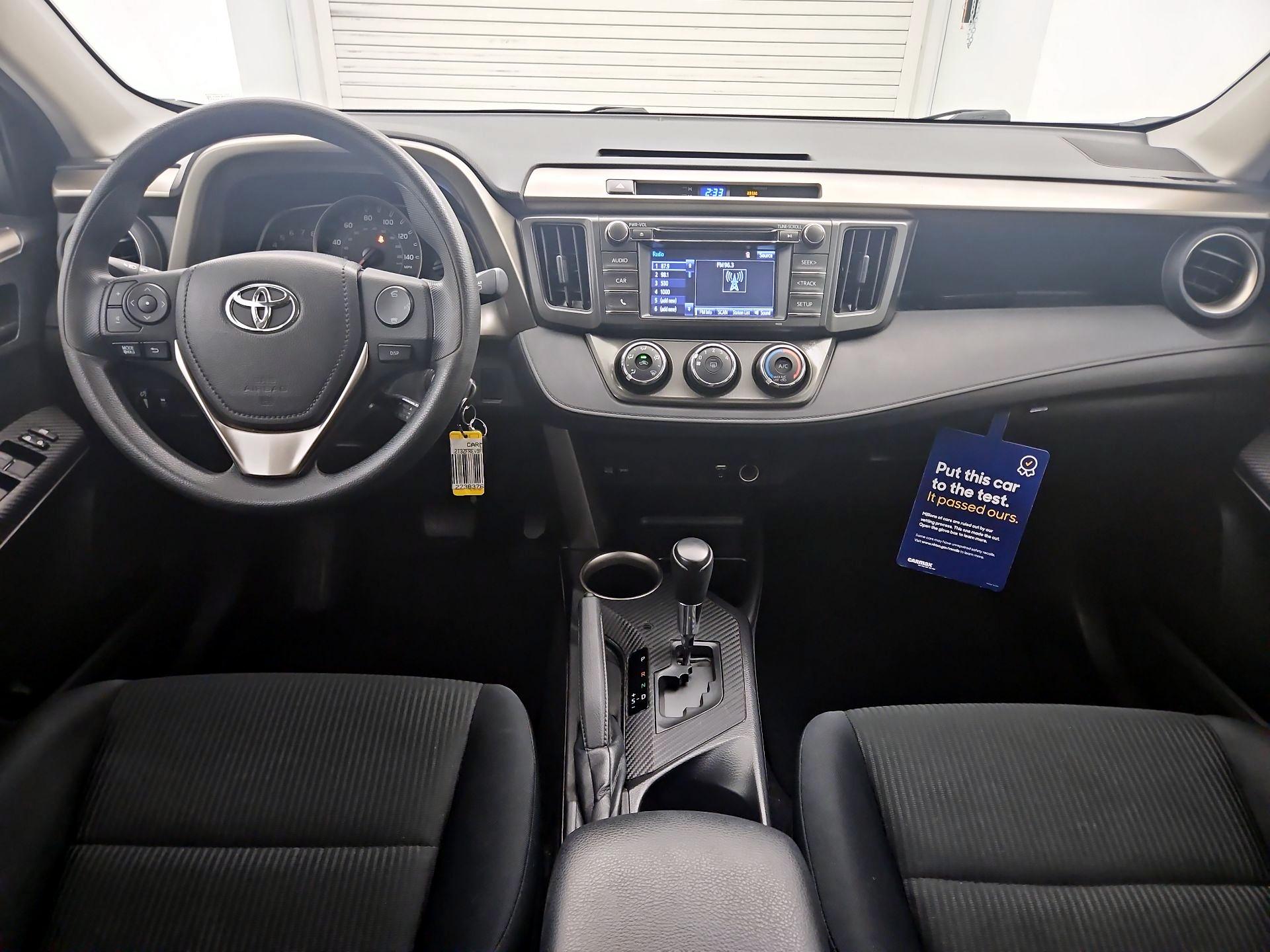 Thumbnail: 2015 Toyota RAV4 - 9