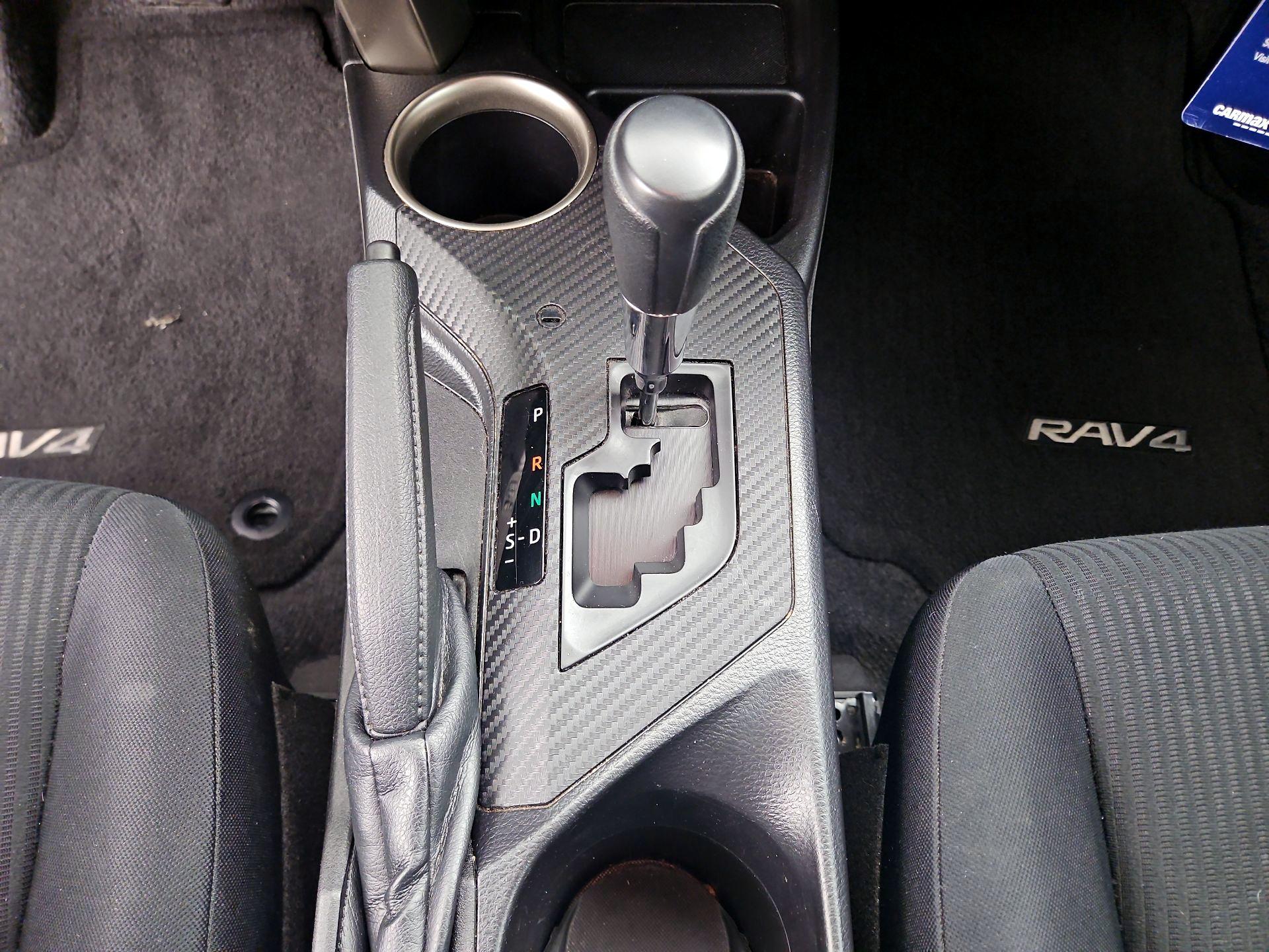 Thumbnail: 2015 Toyota RAV4 - 17