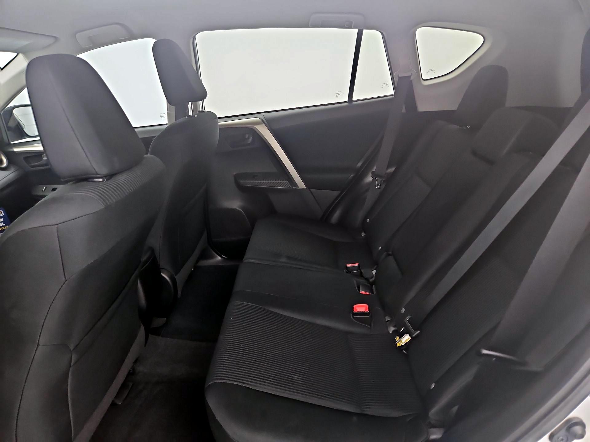 Thumbnail: 2015 Toyota RAV4 - 19