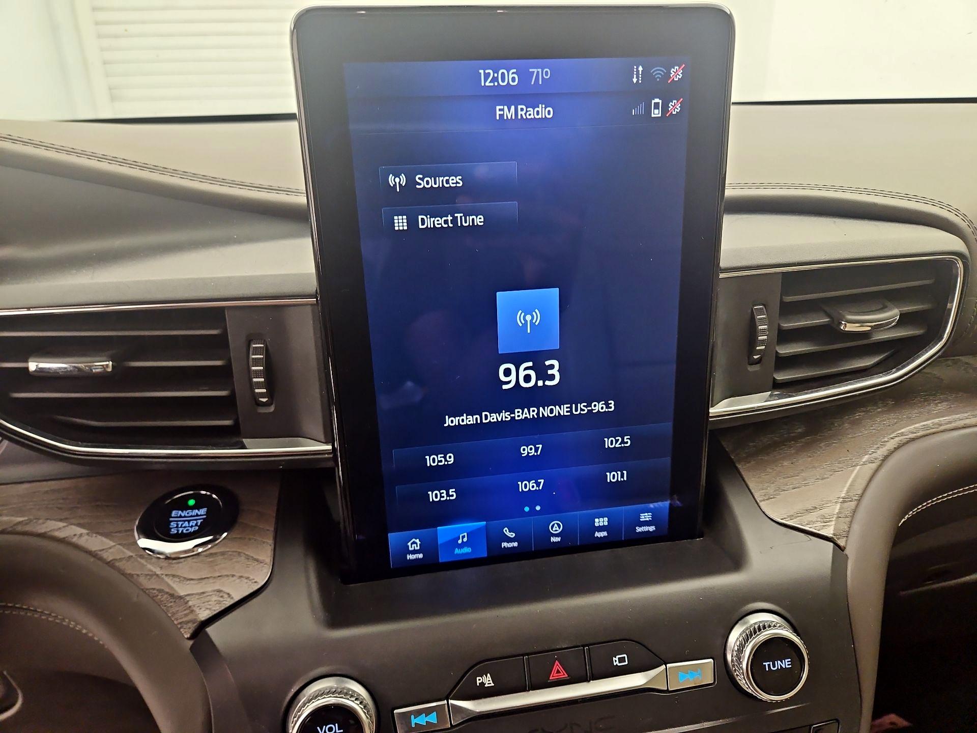 Thumbnail: 2020 Ford Explorer - 16