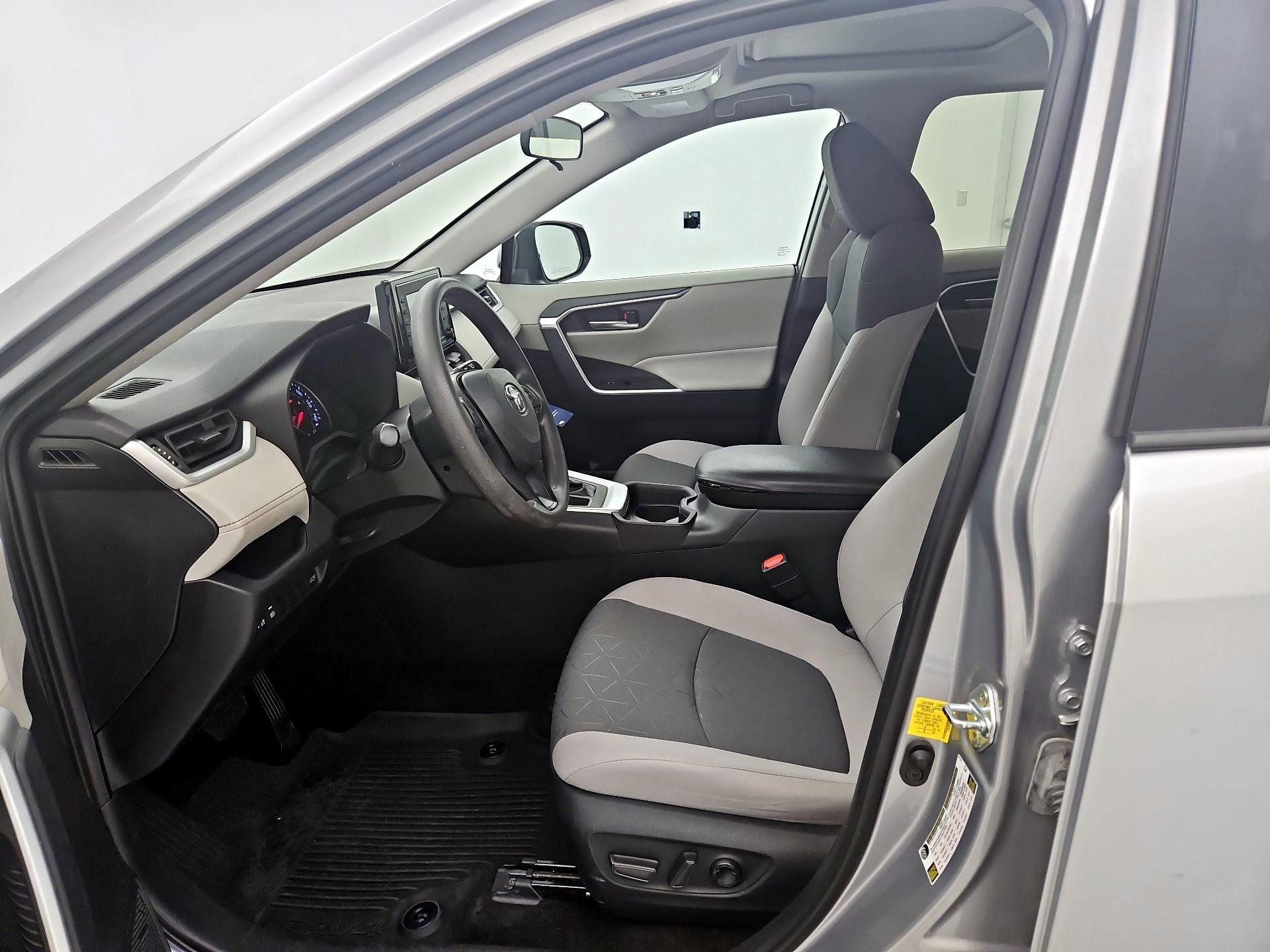 Thumbnail: 2021 Toyota RAV4 - 11