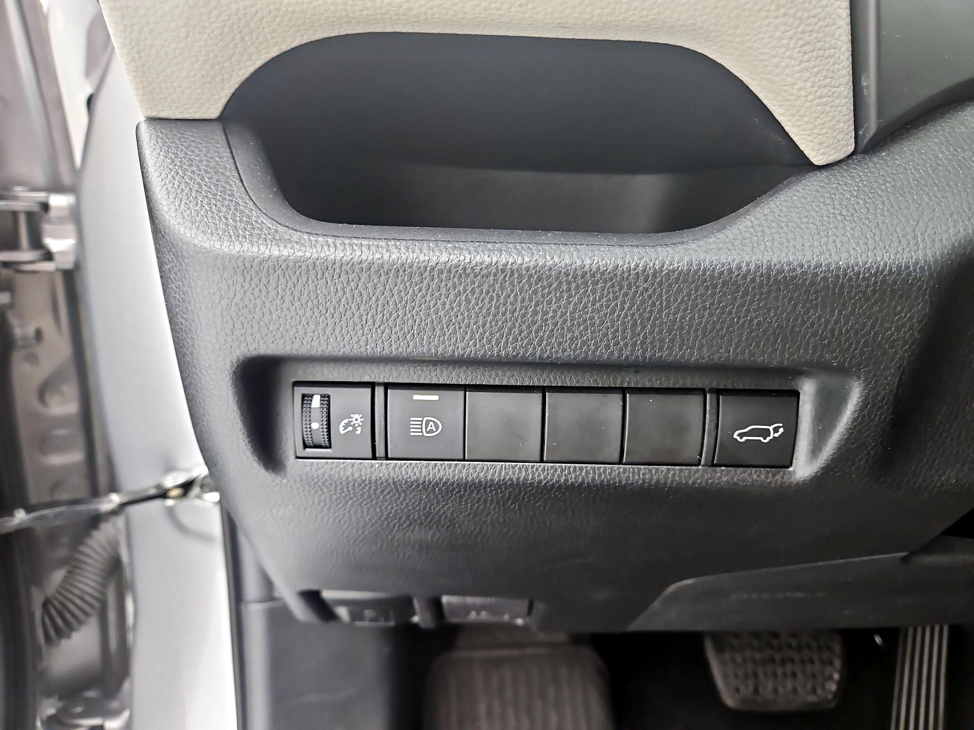 Thumbnail: 2021 Toyota RAV4 - 13