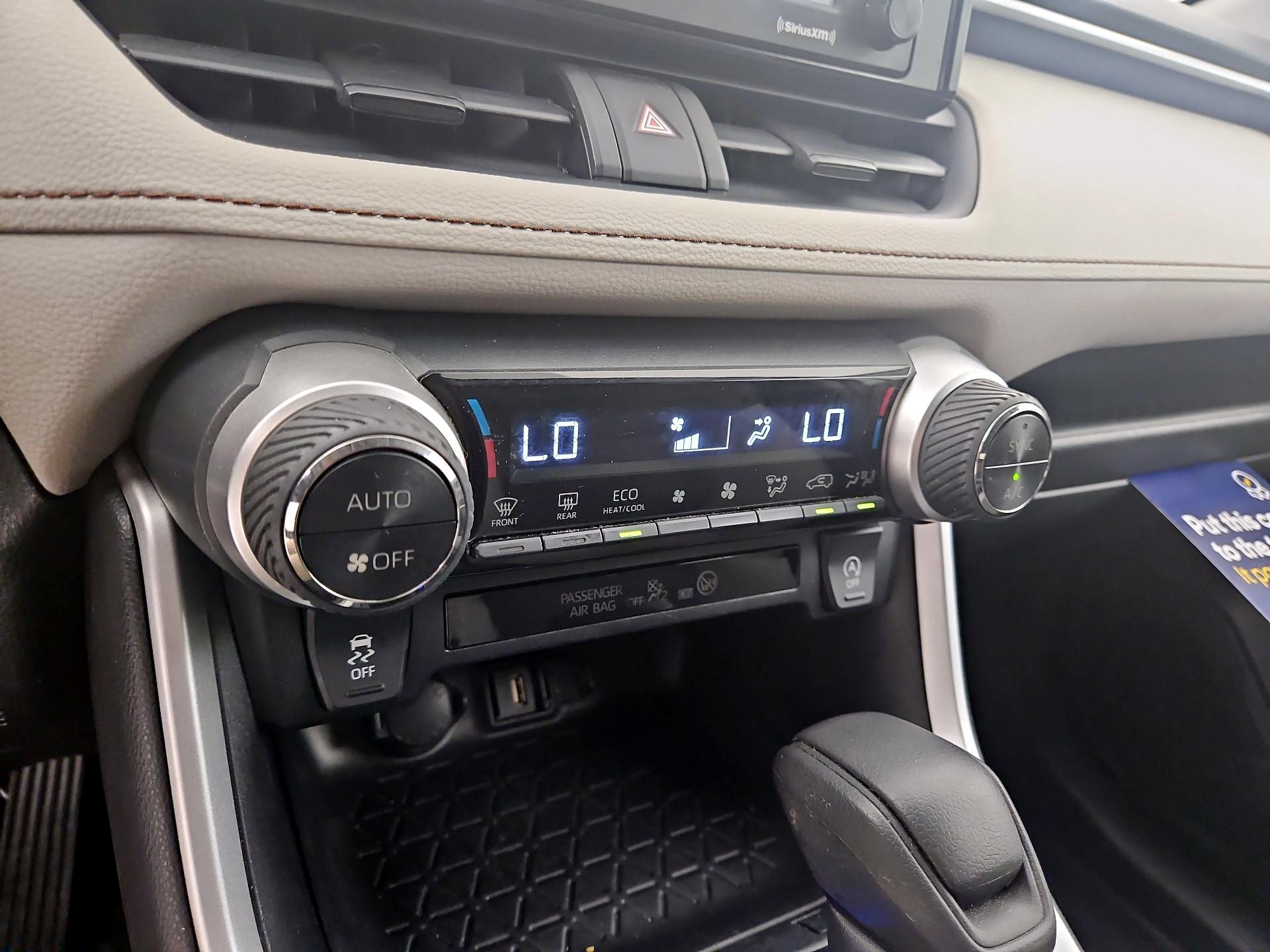 Thumbnail: 2021 Toyota RAV4 - 16