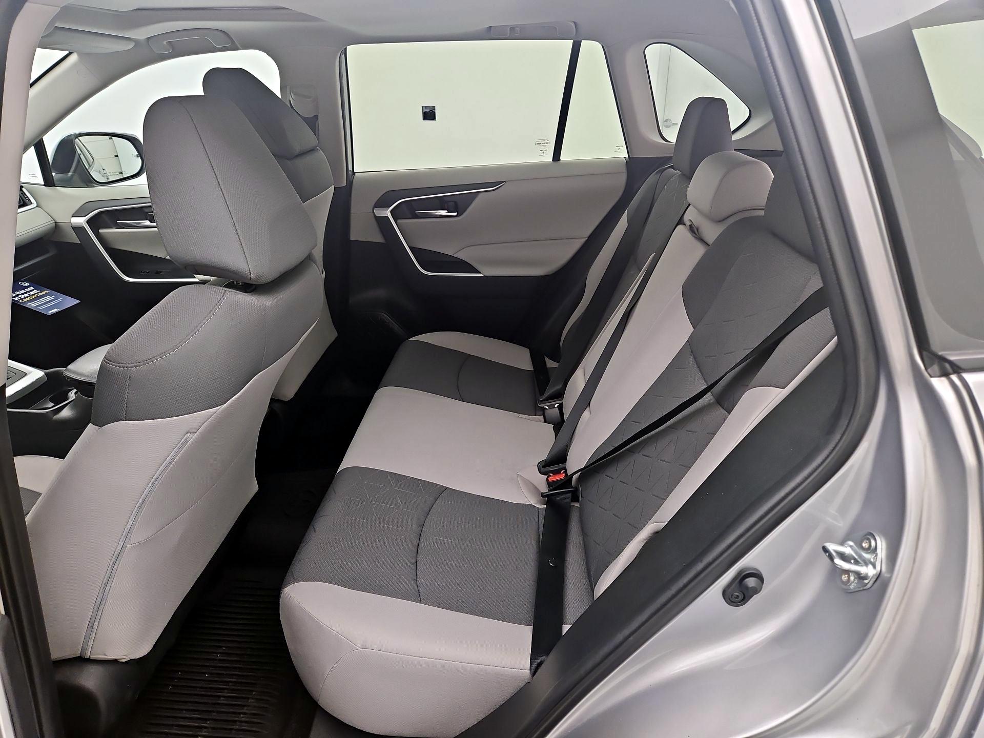 Thumbnail: 2021 Toyota RAV4 - 20