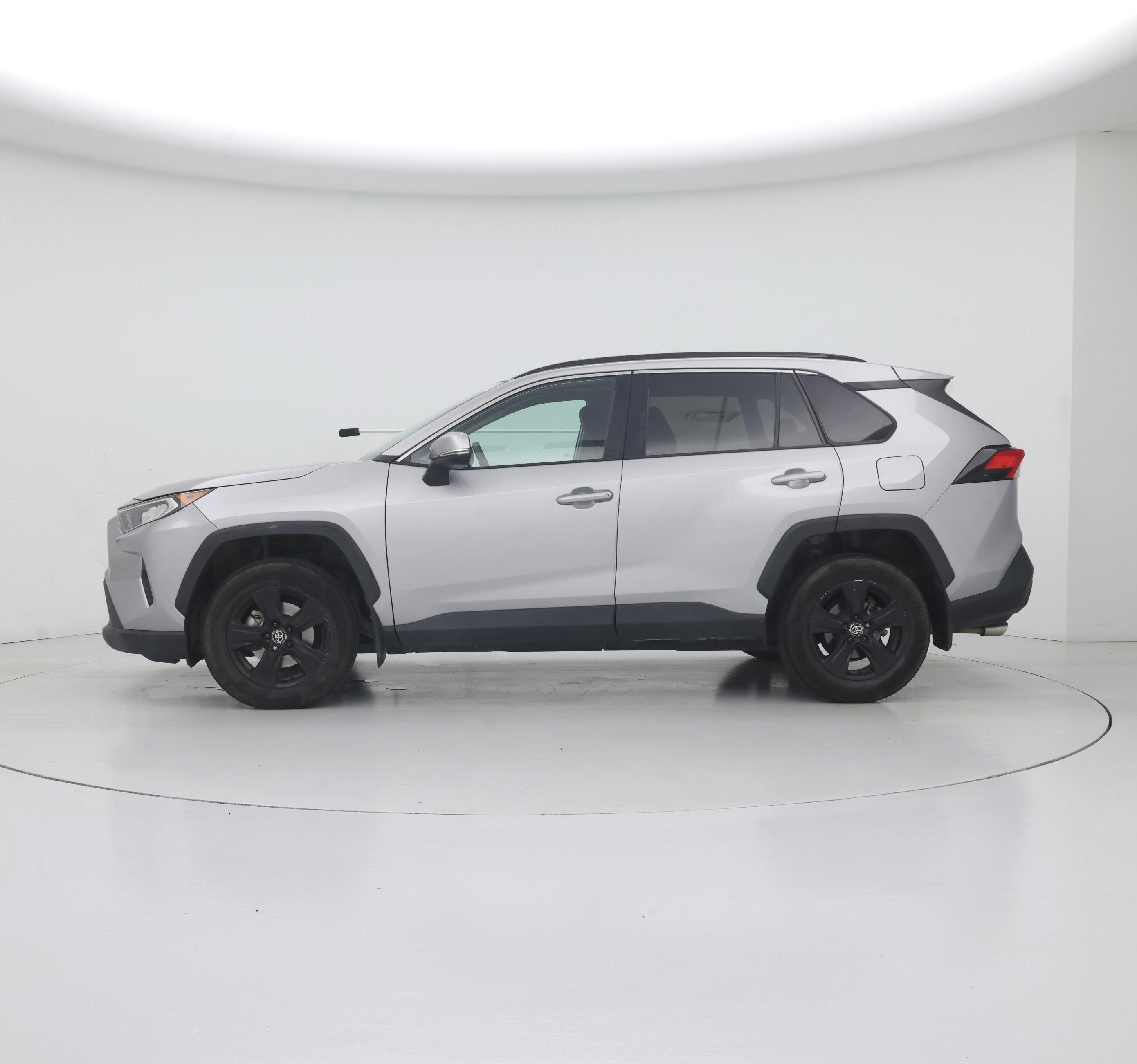 Thumbnail: 2021 Toyota RAV4 - 3