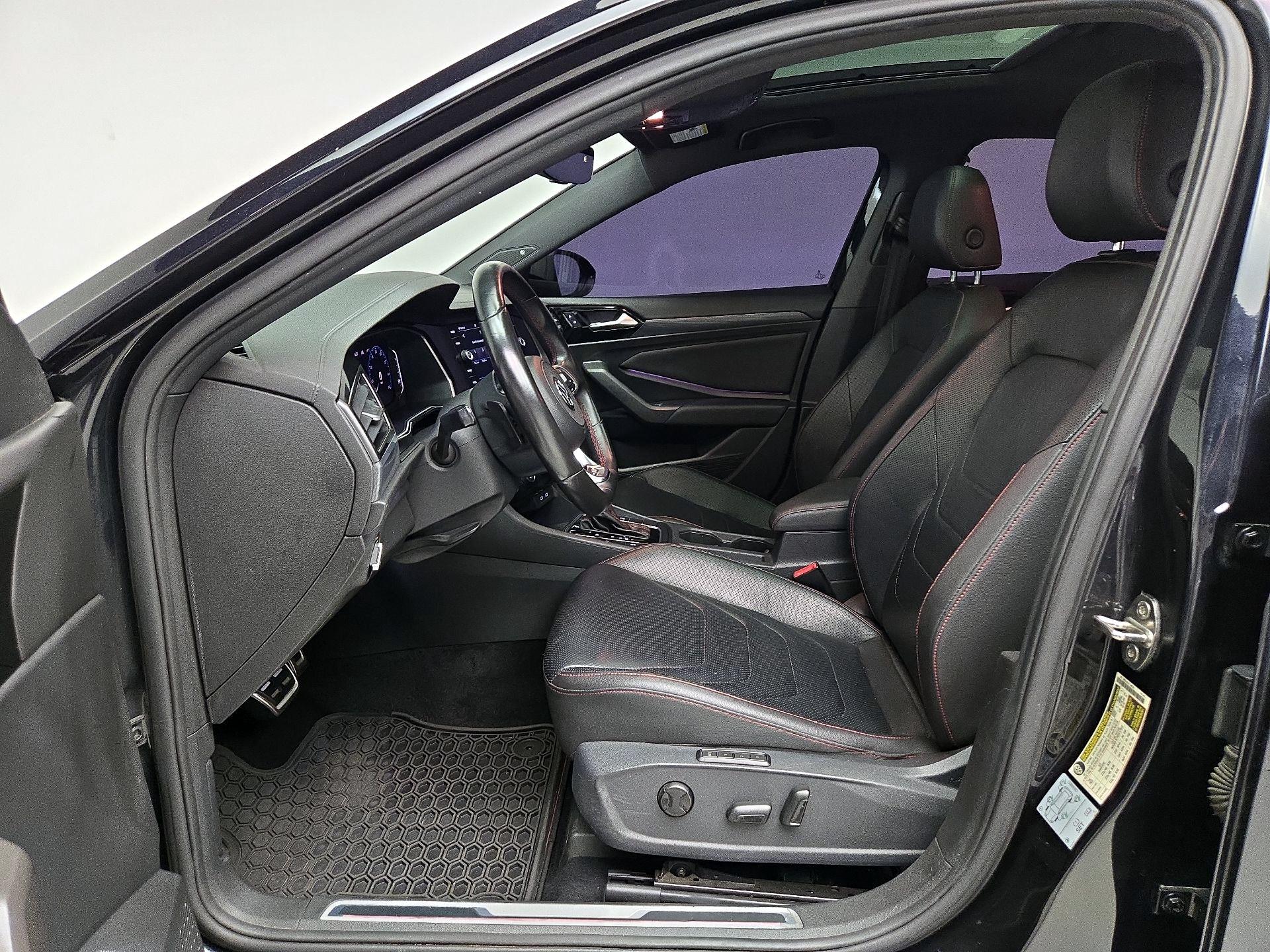Thumbnail: 2021 Volkswagen Jetta - 11