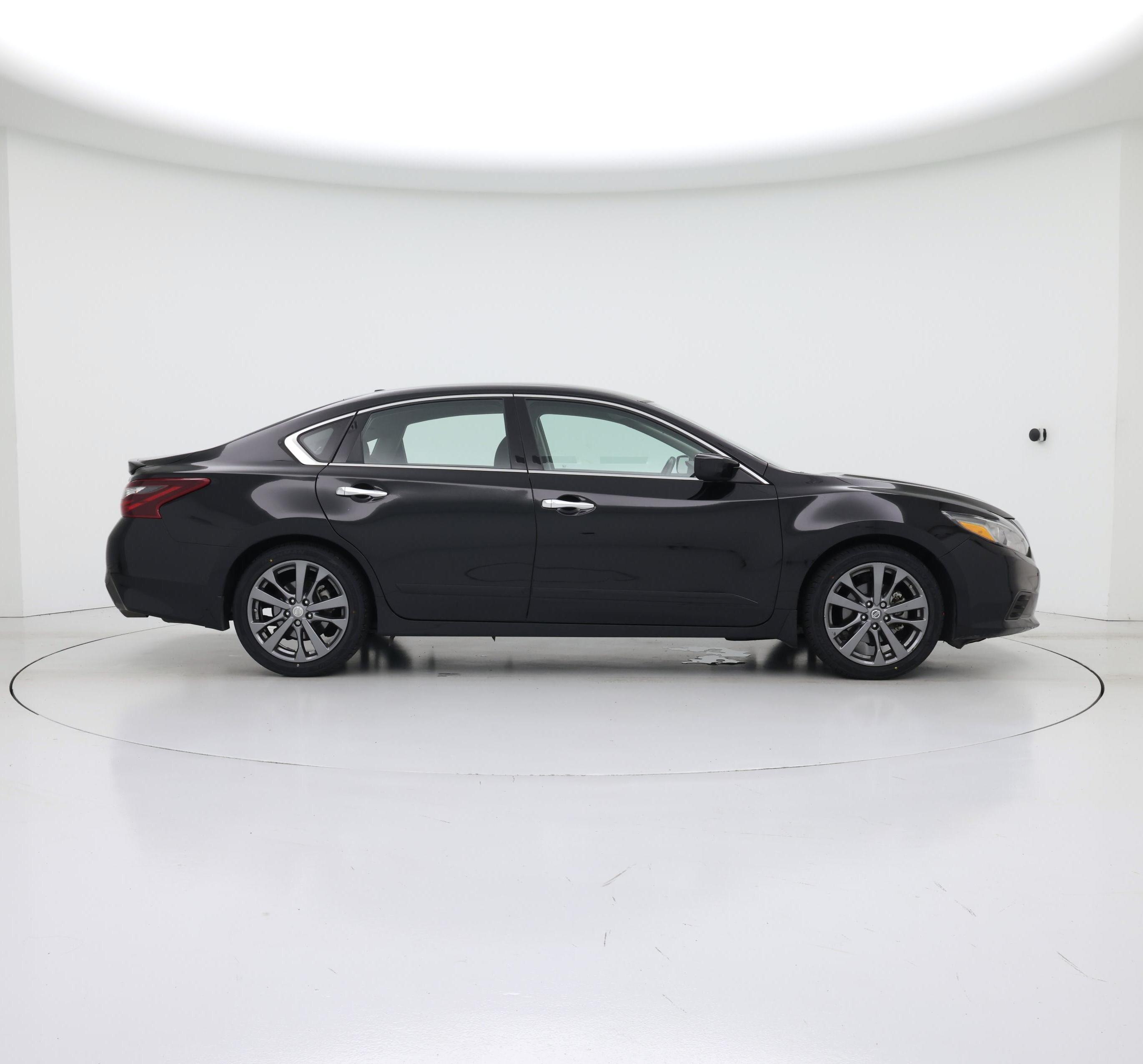 Thumbnail: 2018 Nissan Altima - 7