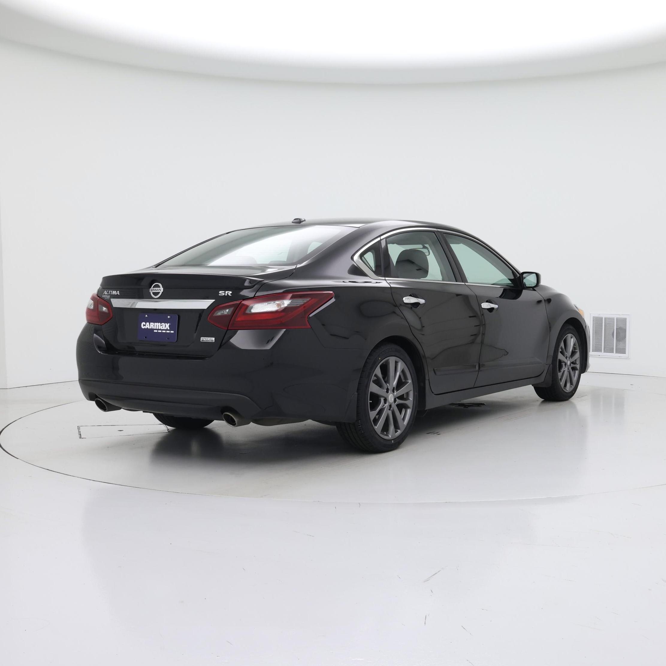Thumbnail: 2018 Nissan Altima - 8