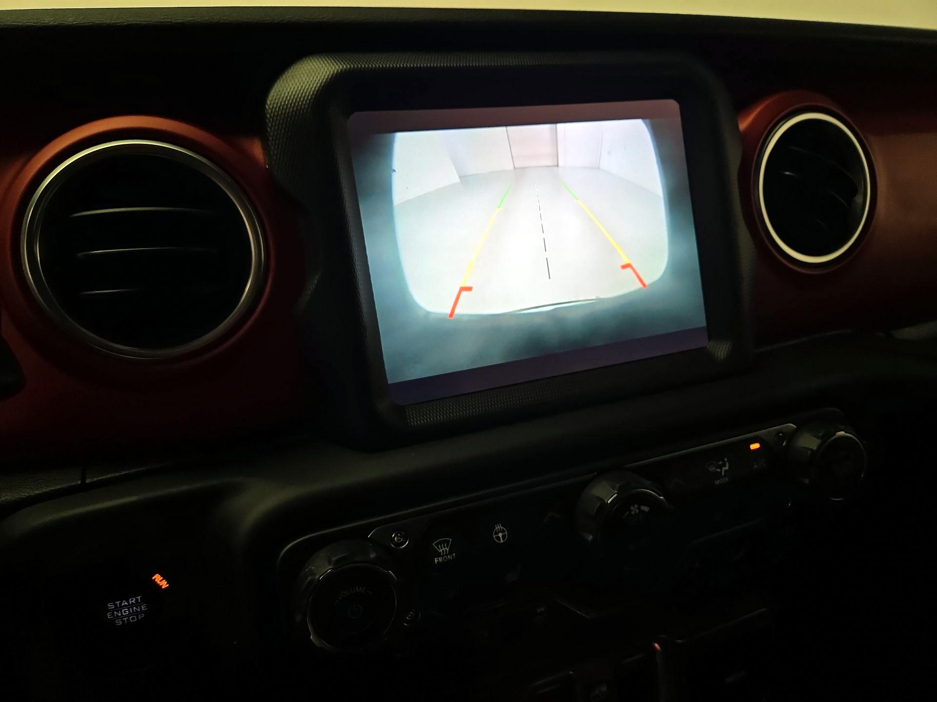 Thumbnail: 2018 Jeep Wrangler - 15